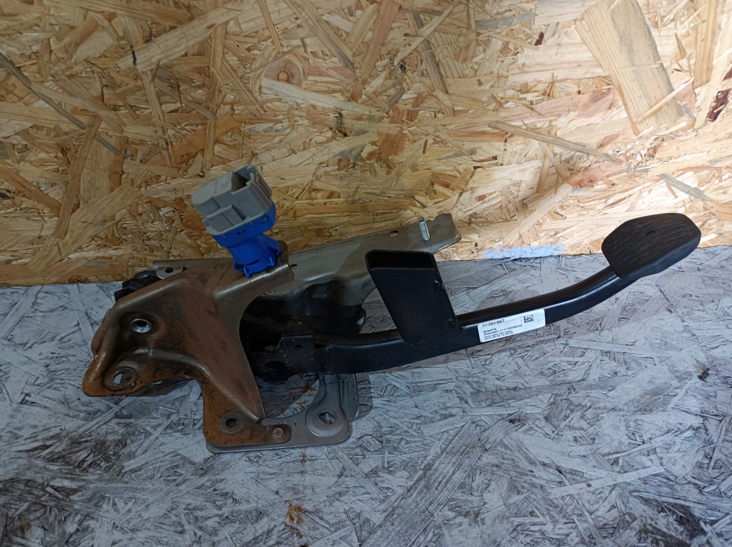 PEDAL Bremse VOLVO V40 II d2 12- 31381467
