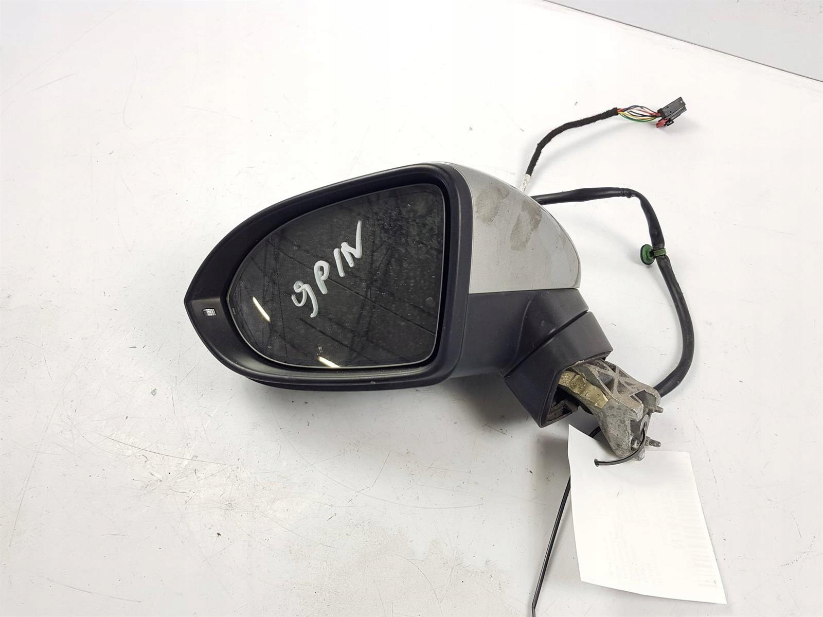 LUSTERKO LEWE 9-PIN LB7W VOLSWAGEN PASSAT B8