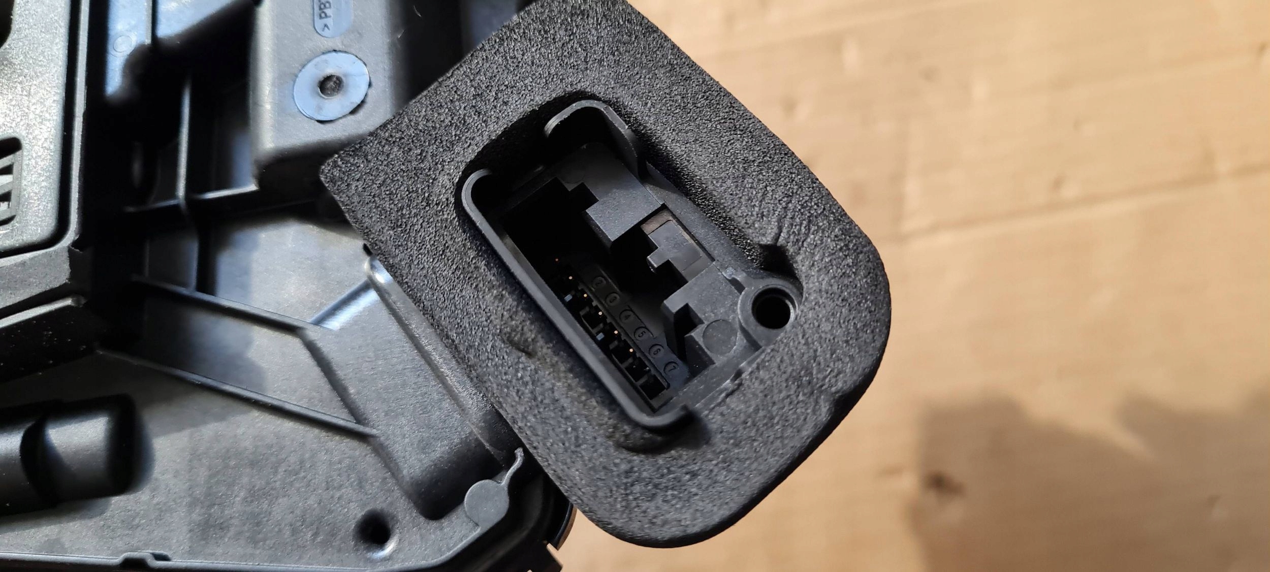 Q3 83A lock door right front front 5TB837016C VW AUDI