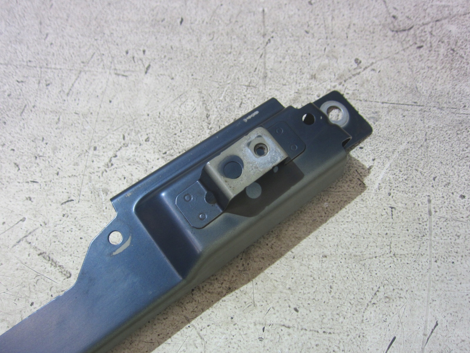 VOLVO XC60 II XC 60 Gauche Support Aile Console Support plaque 723 31424580