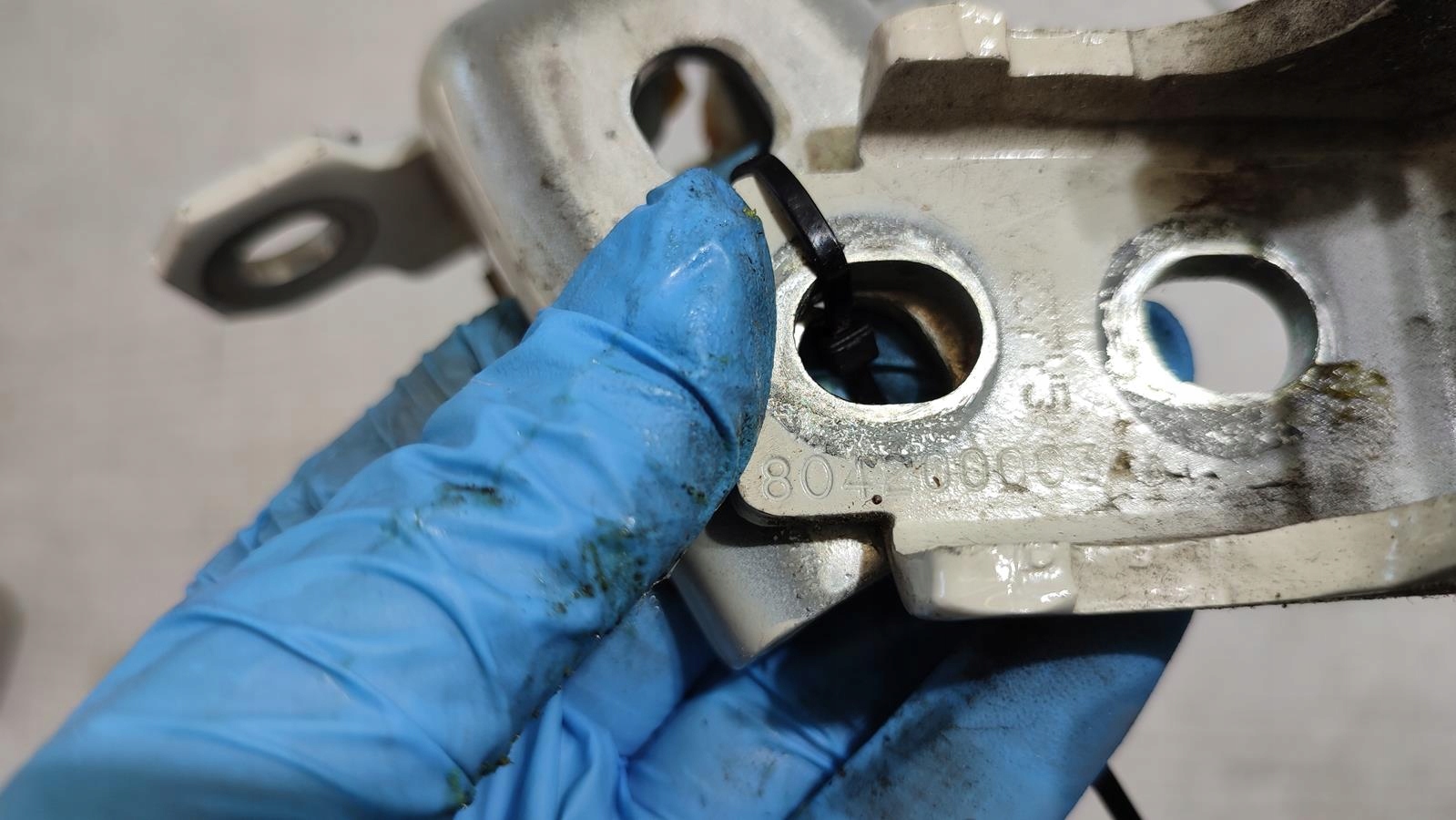 hinge door right rear part Renault Captur