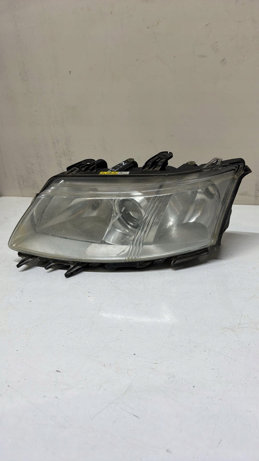 REFLEKTOR left light left front SAAB 93 9-3 XENON PRZEDLIFT 02-07 EUROPA