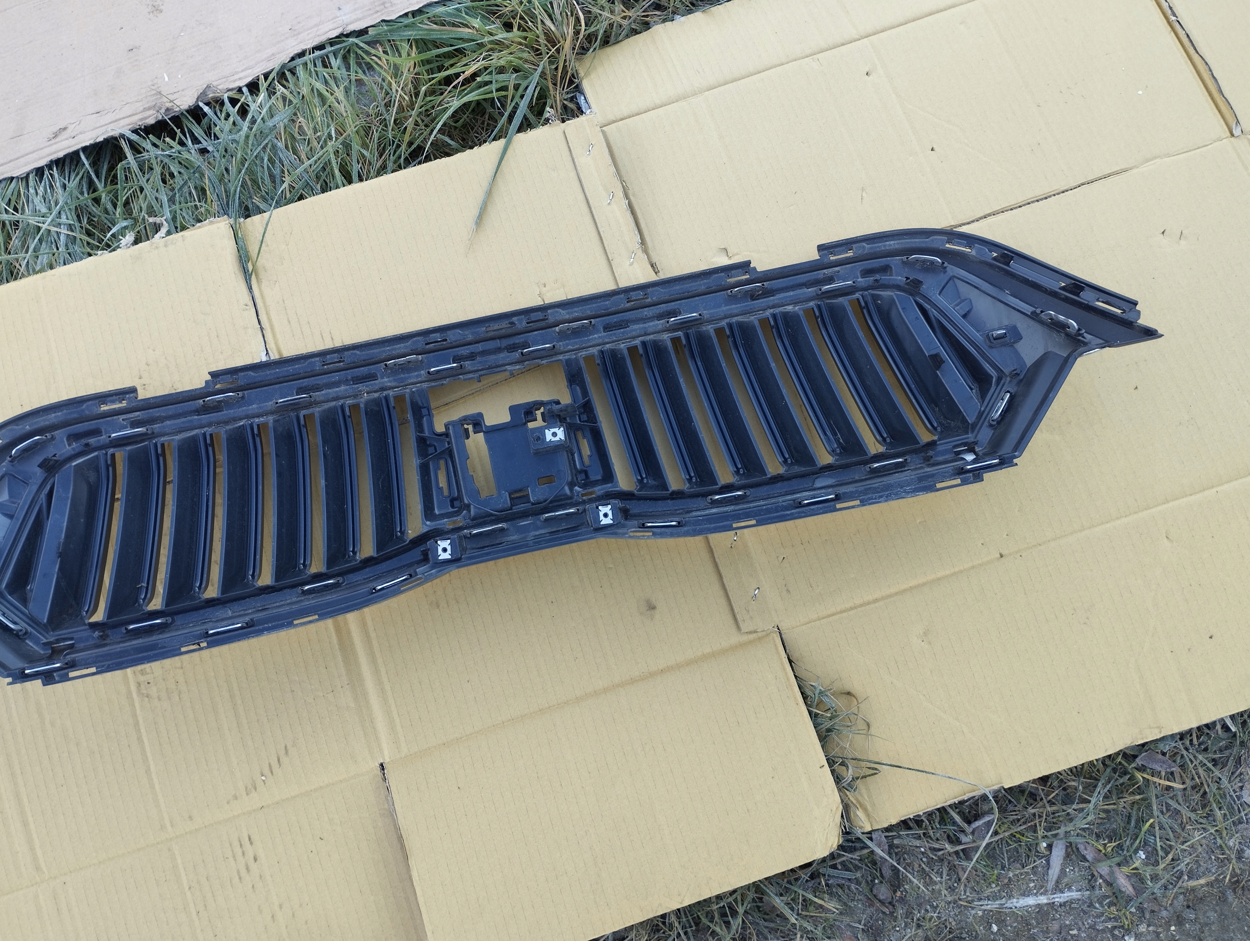 Skoda Octavia 1U Kühlergrill FRONTGRILL Kühlergitter - Thumbnail 3