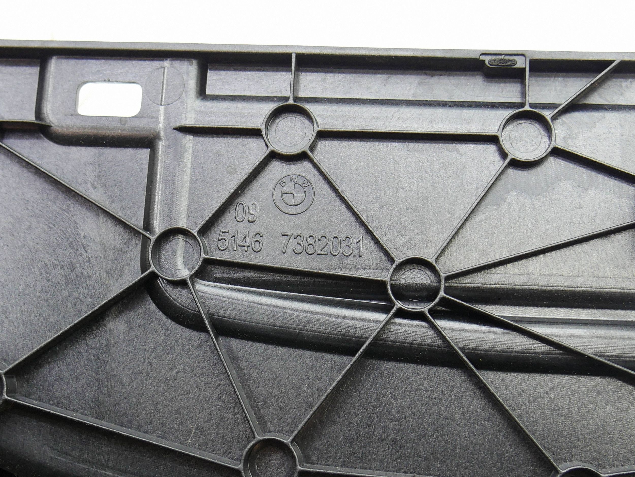 plato boot BMW G11 G12 7382031