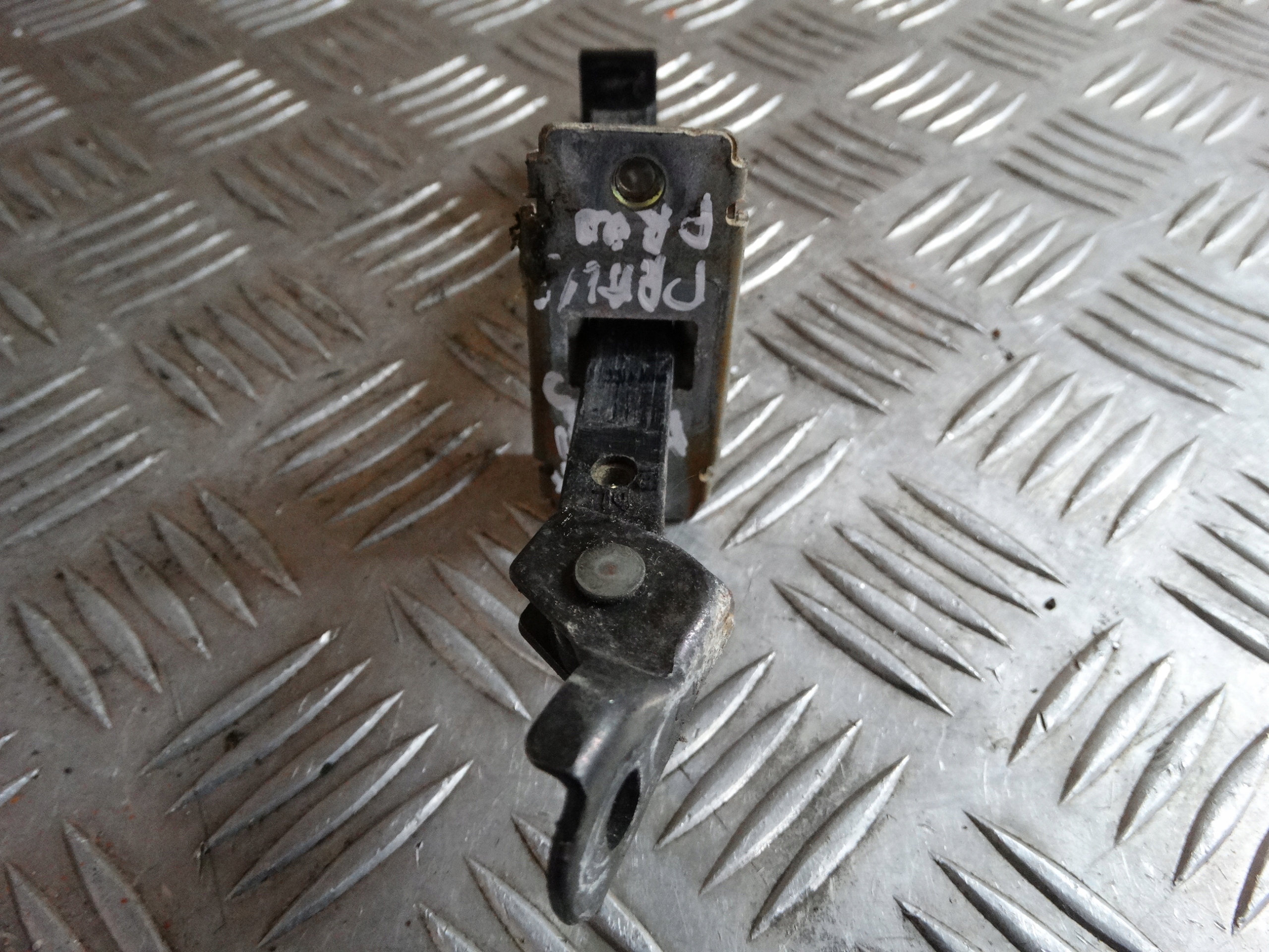 limiter door MAZDA 3 right front