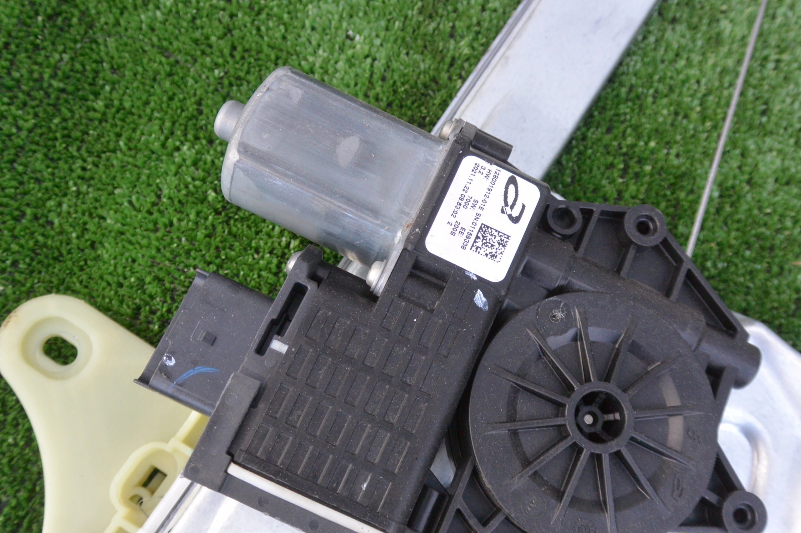 PODNOŚNIK SZYBY DRZWI PRZÓD TYŁ PRAWY LEWY DACIA RENAULT DUSTER II Typ samochodu Samochody osobowe