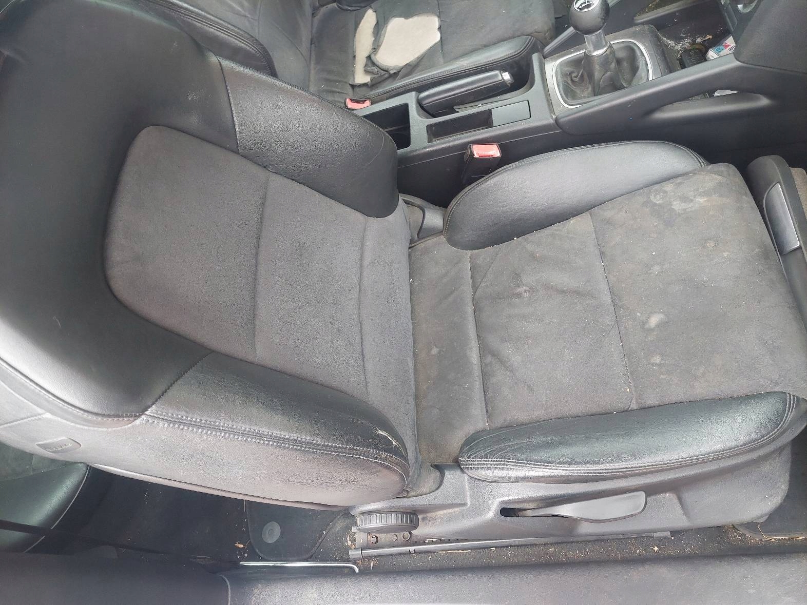 Sitze KOMPLET links rechts Sitz heck+ Seiten AUDI A3 8P HB 3D Halbleder