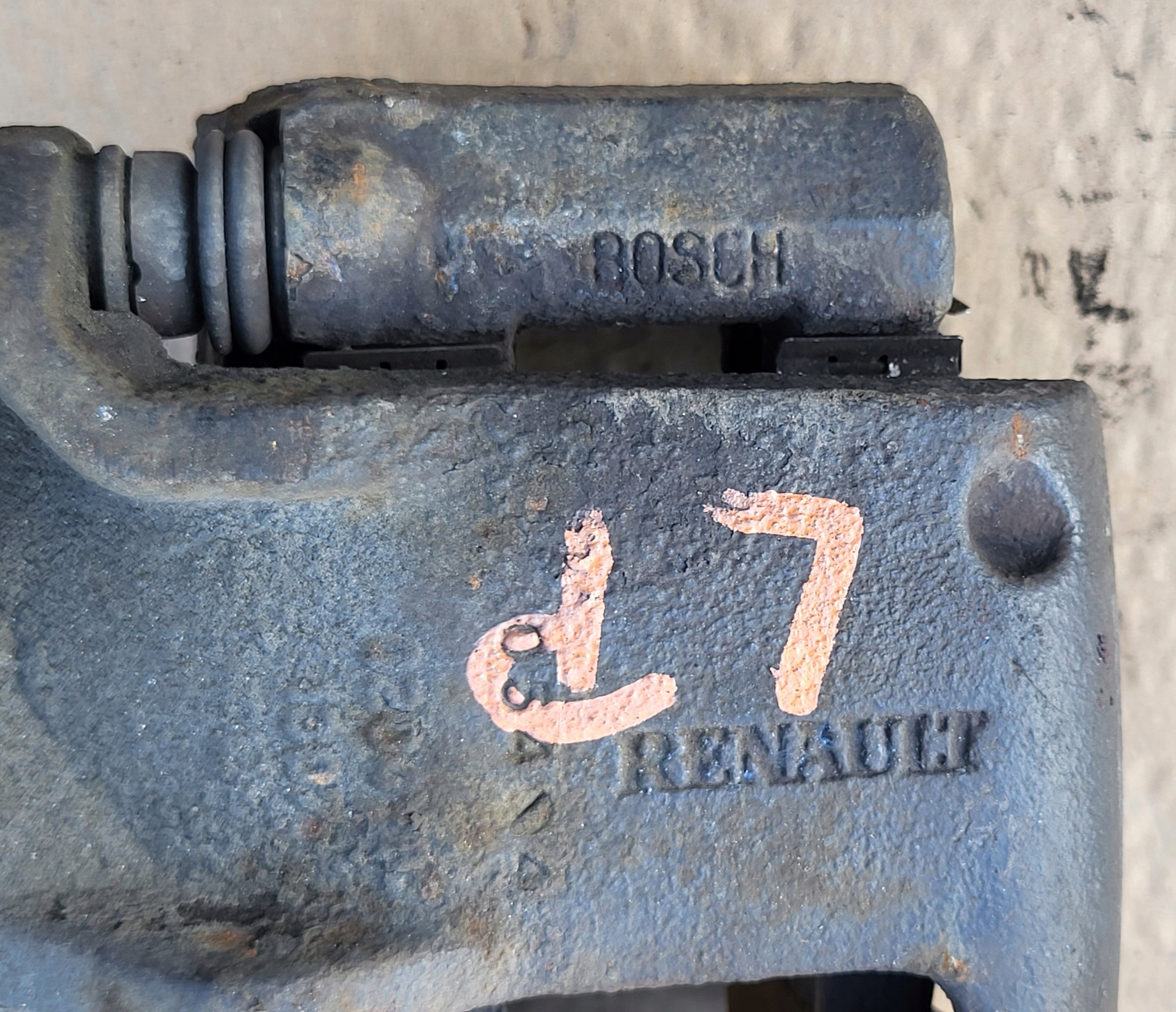 JARZMO caliper brake front left front L RENAULT SCENIC II 1.6 16V OE