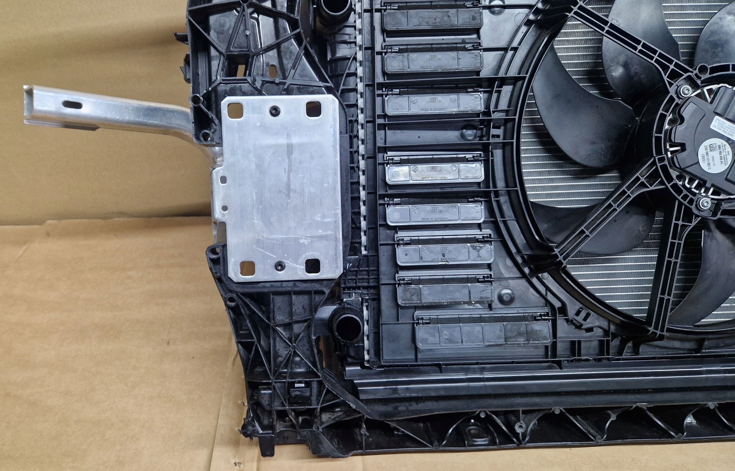 support panel for radiators radiator sider AUDI Q5 LIFT 80A 2.0 TDI complete HYBRYDA
