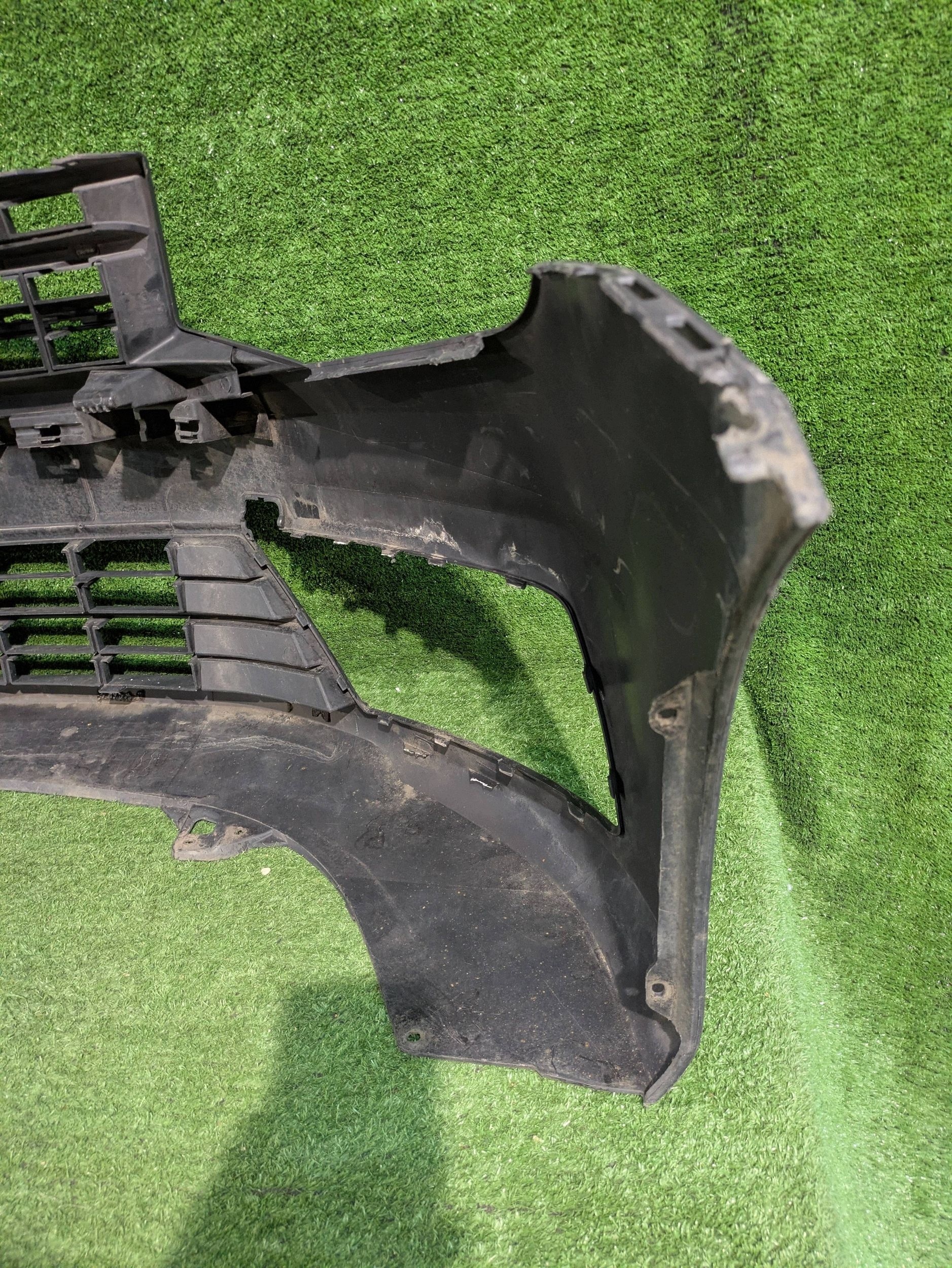 Frontstoßstange vorne VW CADDY 2K5 LIFT NR.Z9604