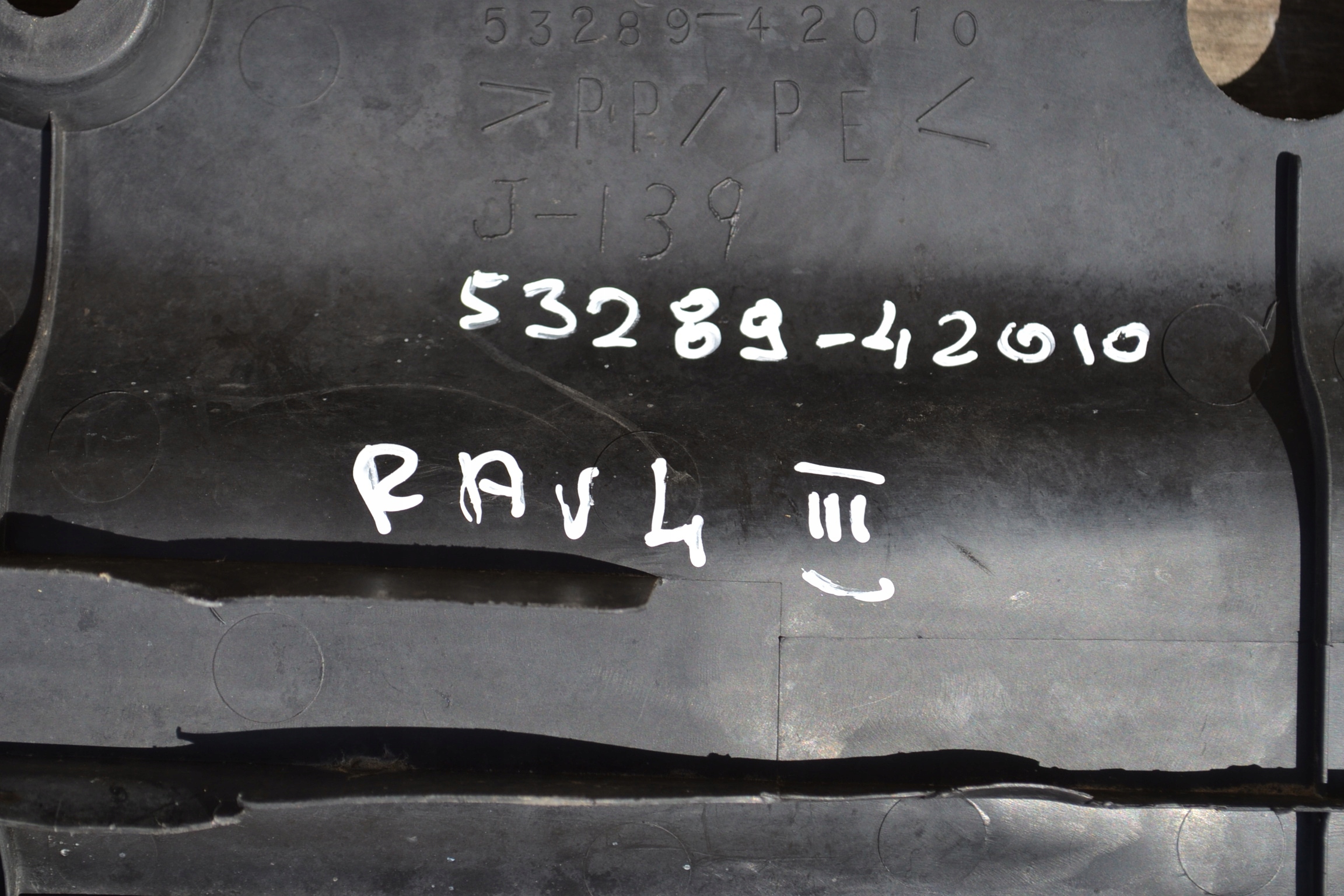 kryt stěny předek 53289- 42010 Rav 4