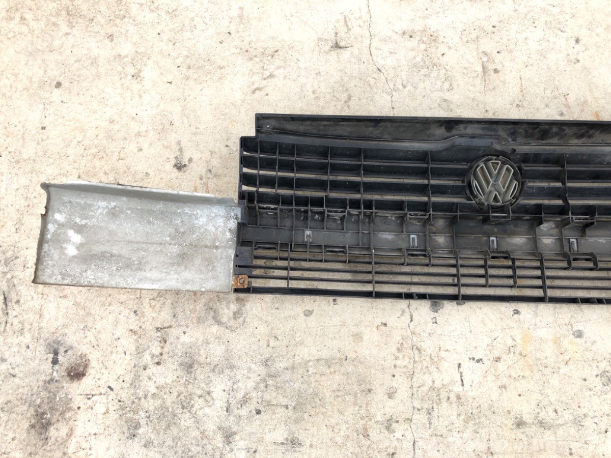 ATRAPA GRILL VW TRANSPORTER T4 90-04 Bus Numer katalogowy części LORK606018