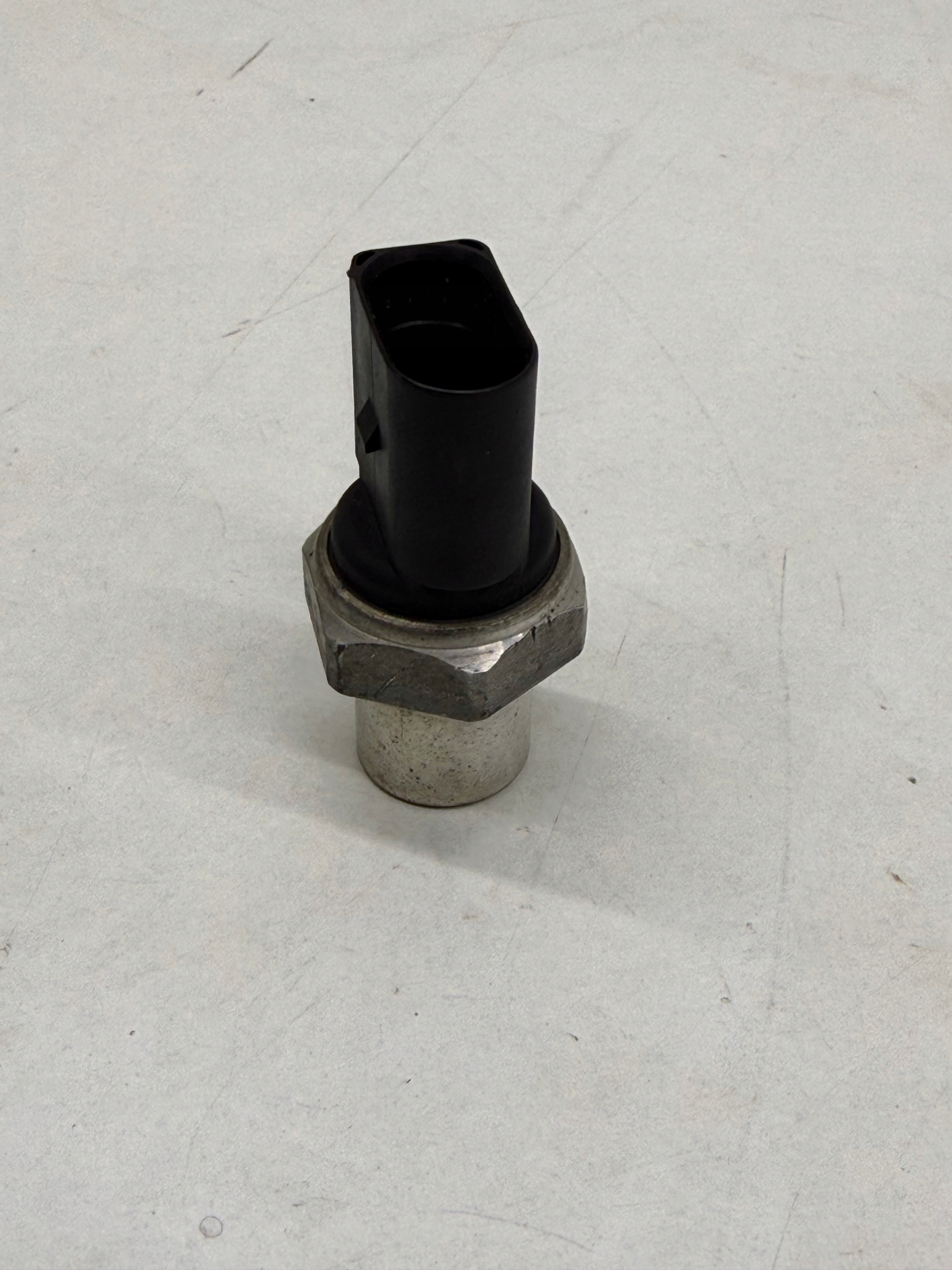 AUDI A7 C7 A6 C7 2.0 / 3.0 TDI Sensor Druck klimaanlage Original!