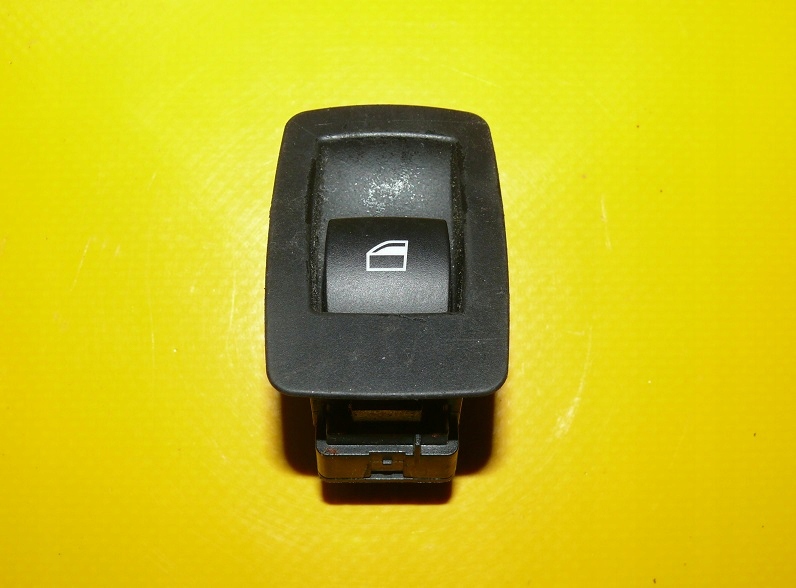 button windows left right rear part BMW X3 E83 04-07r. 6928249