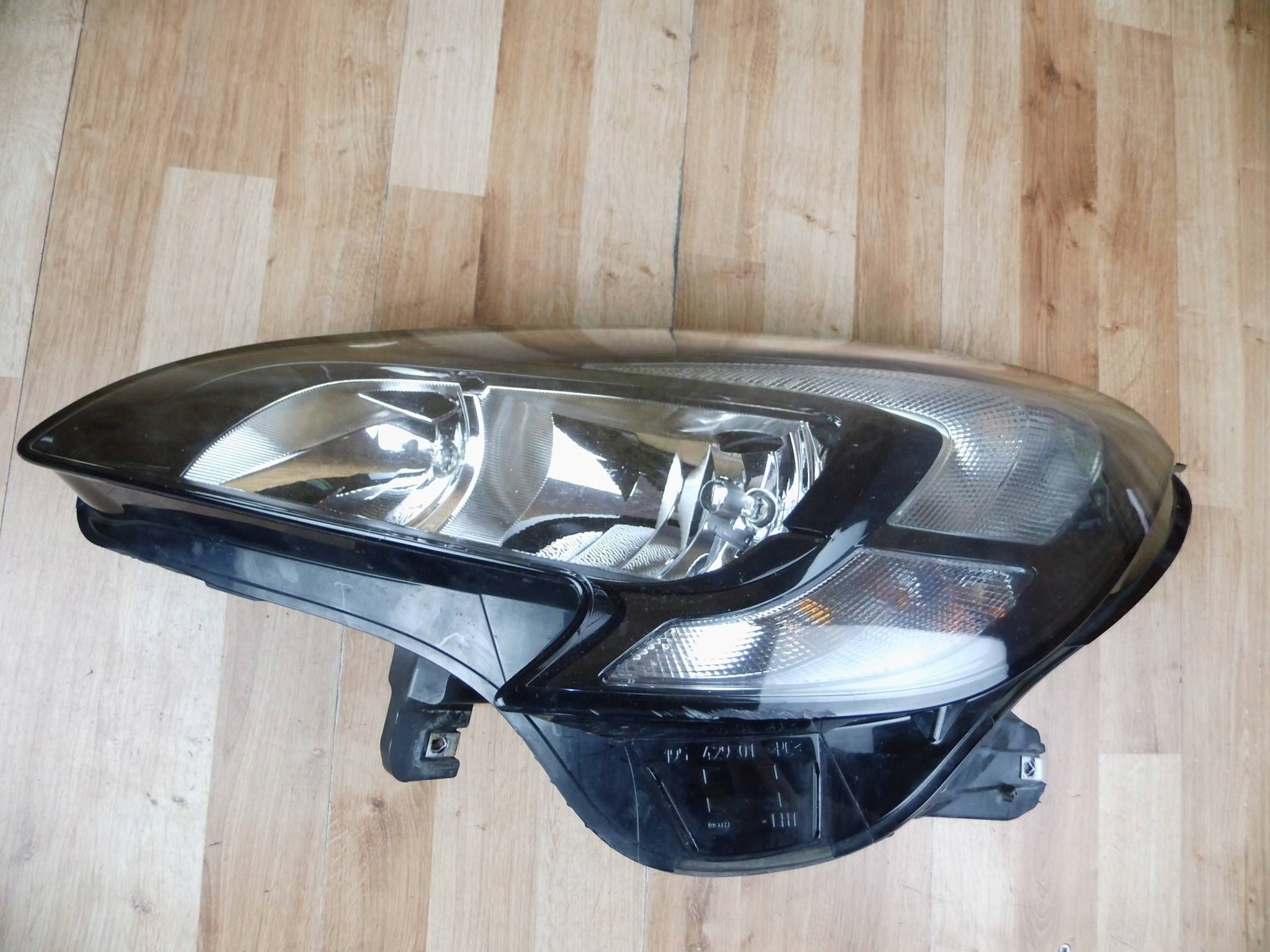 Opel Corsa E 2015-2019 light left front front left 13381335