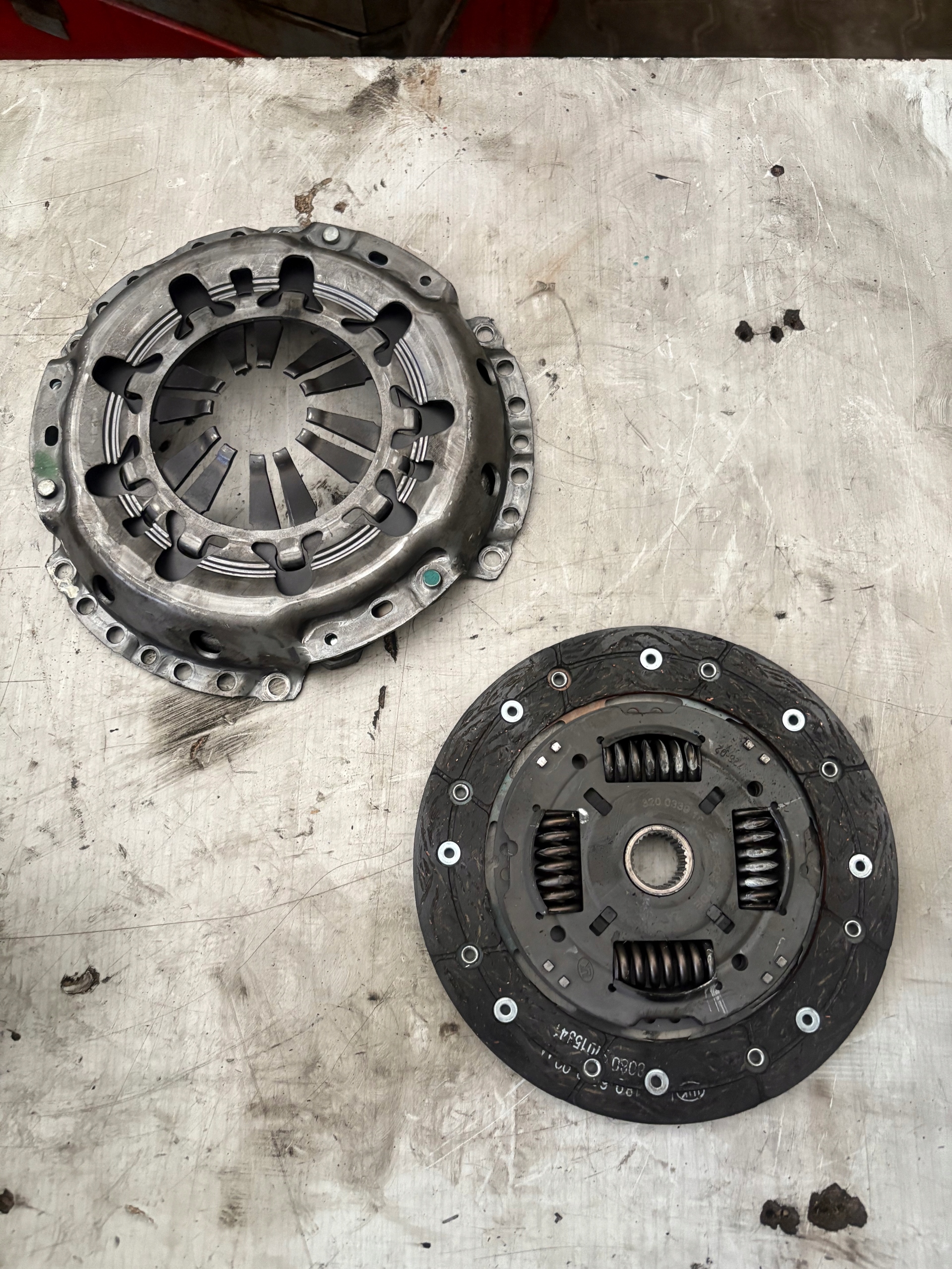 VW Golf VI 1.4 16V de pression Disque Embrayage 320033910