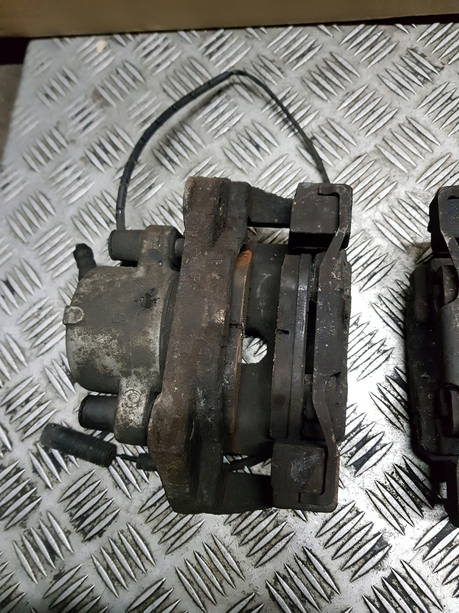 BMW E39 525i caliper brake front left right 2.5