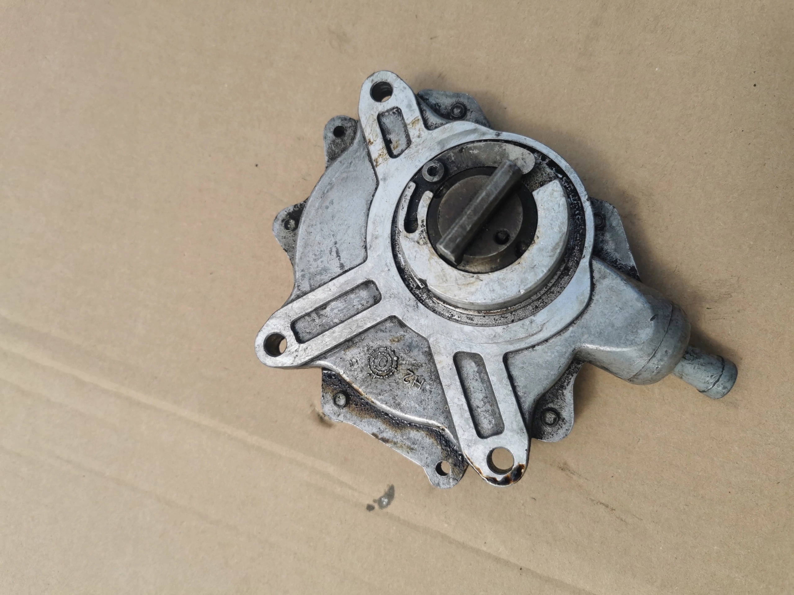 BMW E92 E90 E60 E46 E87 1166-7502656-05 7542498 68739010 WACUM VACUM Pompa