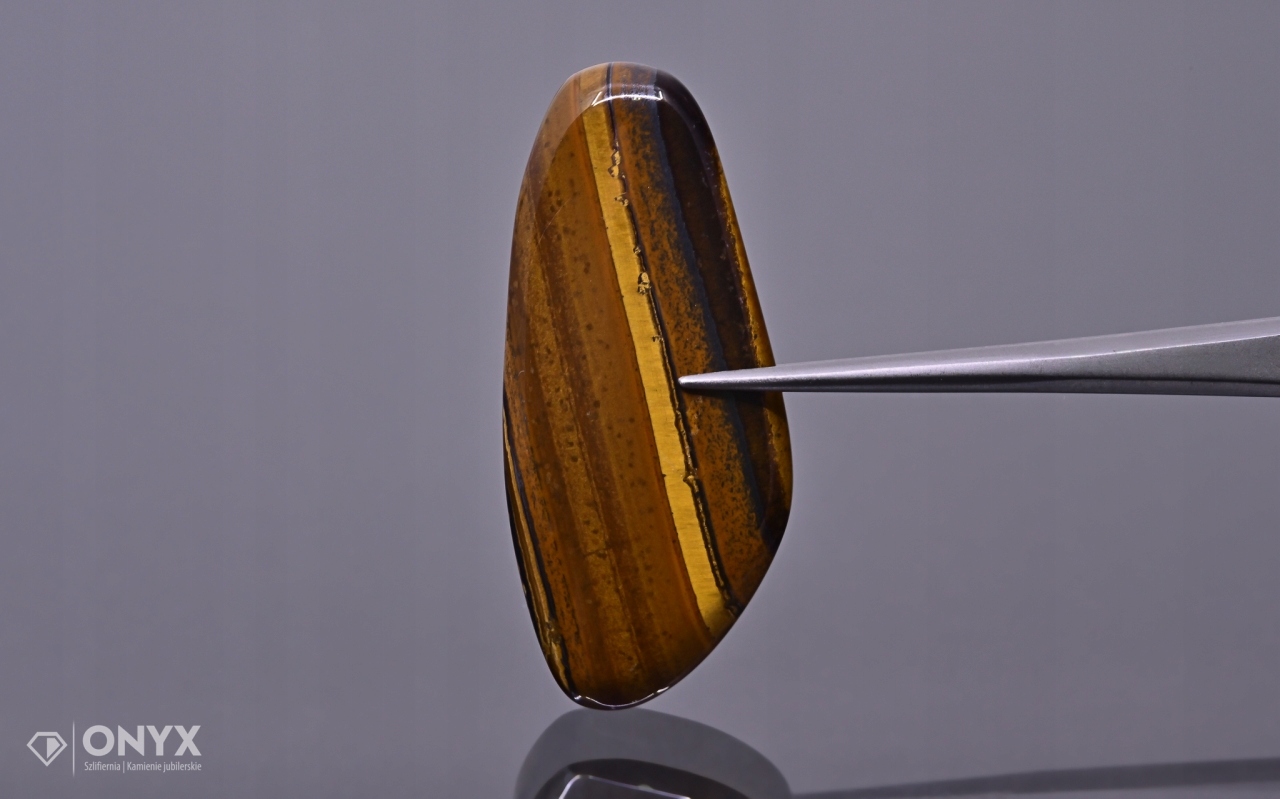 Tygří oko nízký kabošon nepravidelný 34,5x15,5 mm