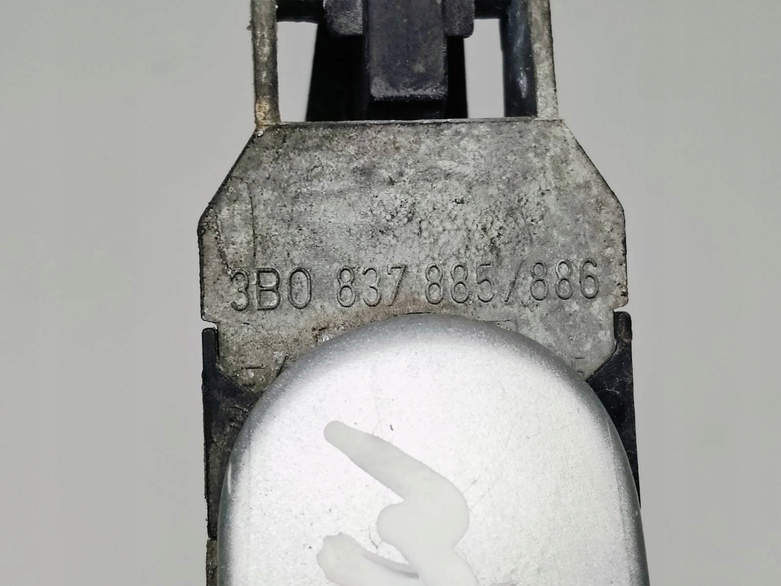 handle door left front VW Polo 9N 1.4 TDI 3B0837885F Lak LA7W