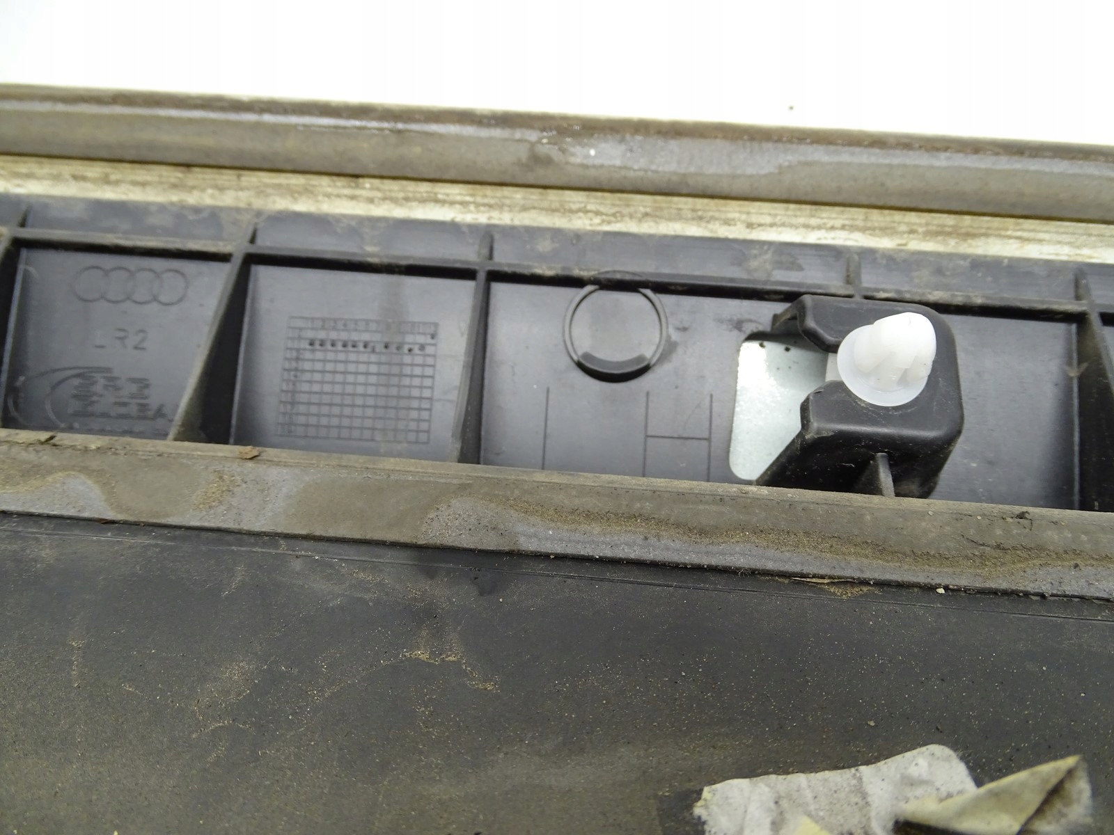 moulding cap door left front AUDI Q3 8U 8U0853959B