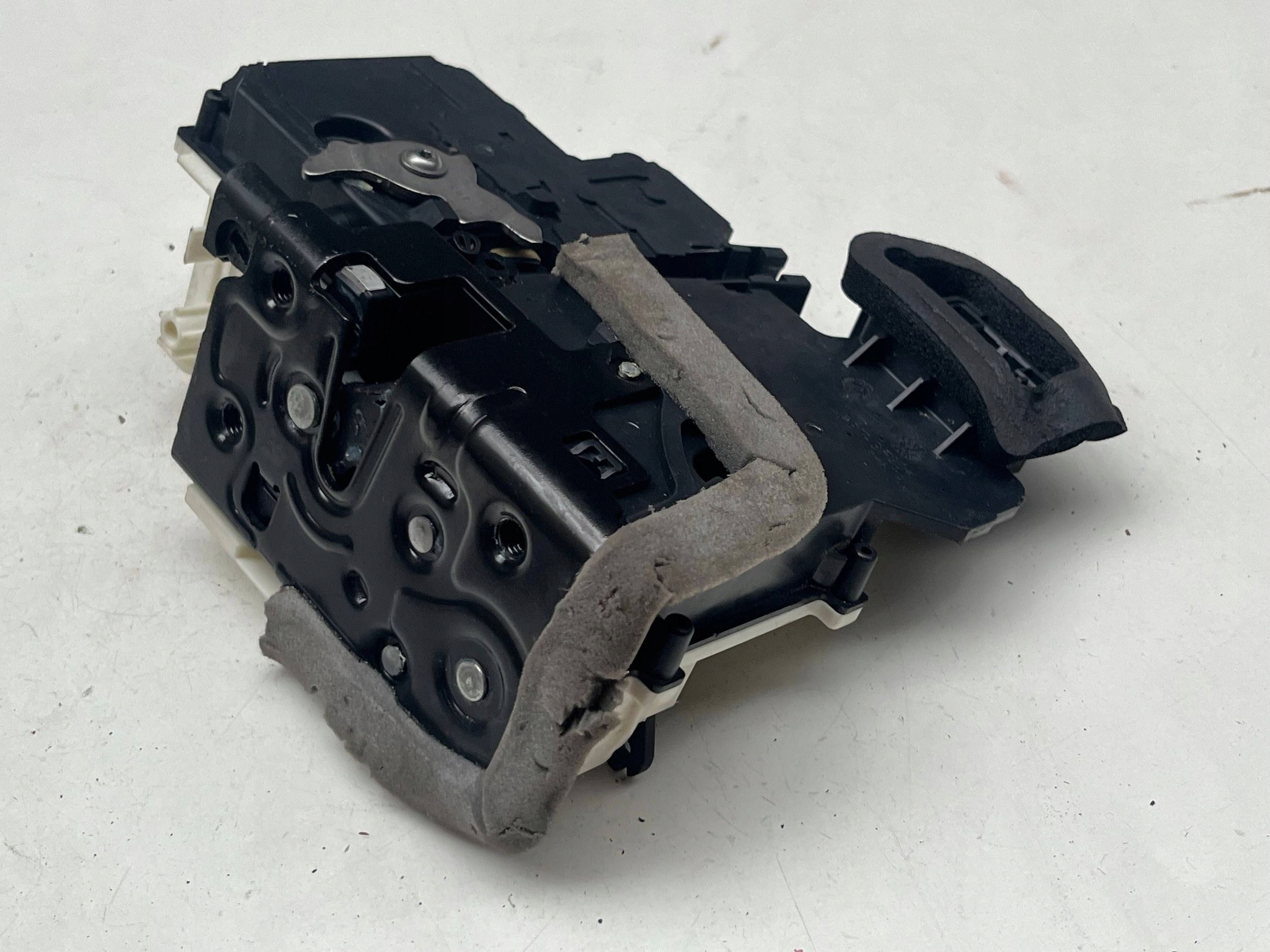 AUDI A6 A7 C8 lock door right rear part 4K0839016P @M
