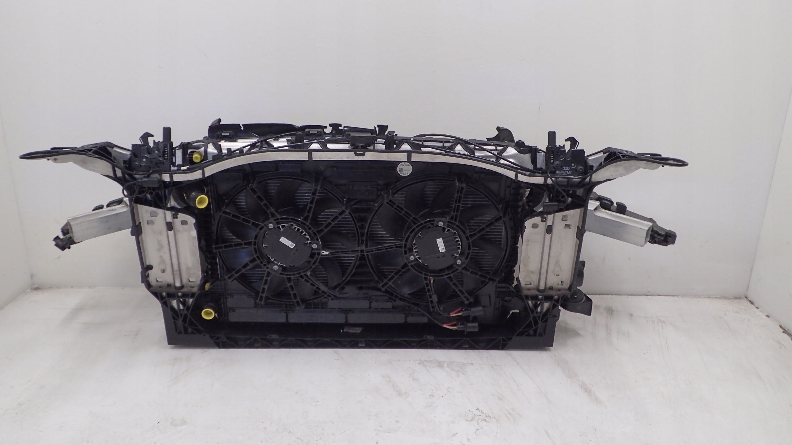 AUDI A7 PAS PRZEDNI CHŁODNICE WENTYLATORY ABSORBER BELKA KPL Typ samochodu Samochody osobowe