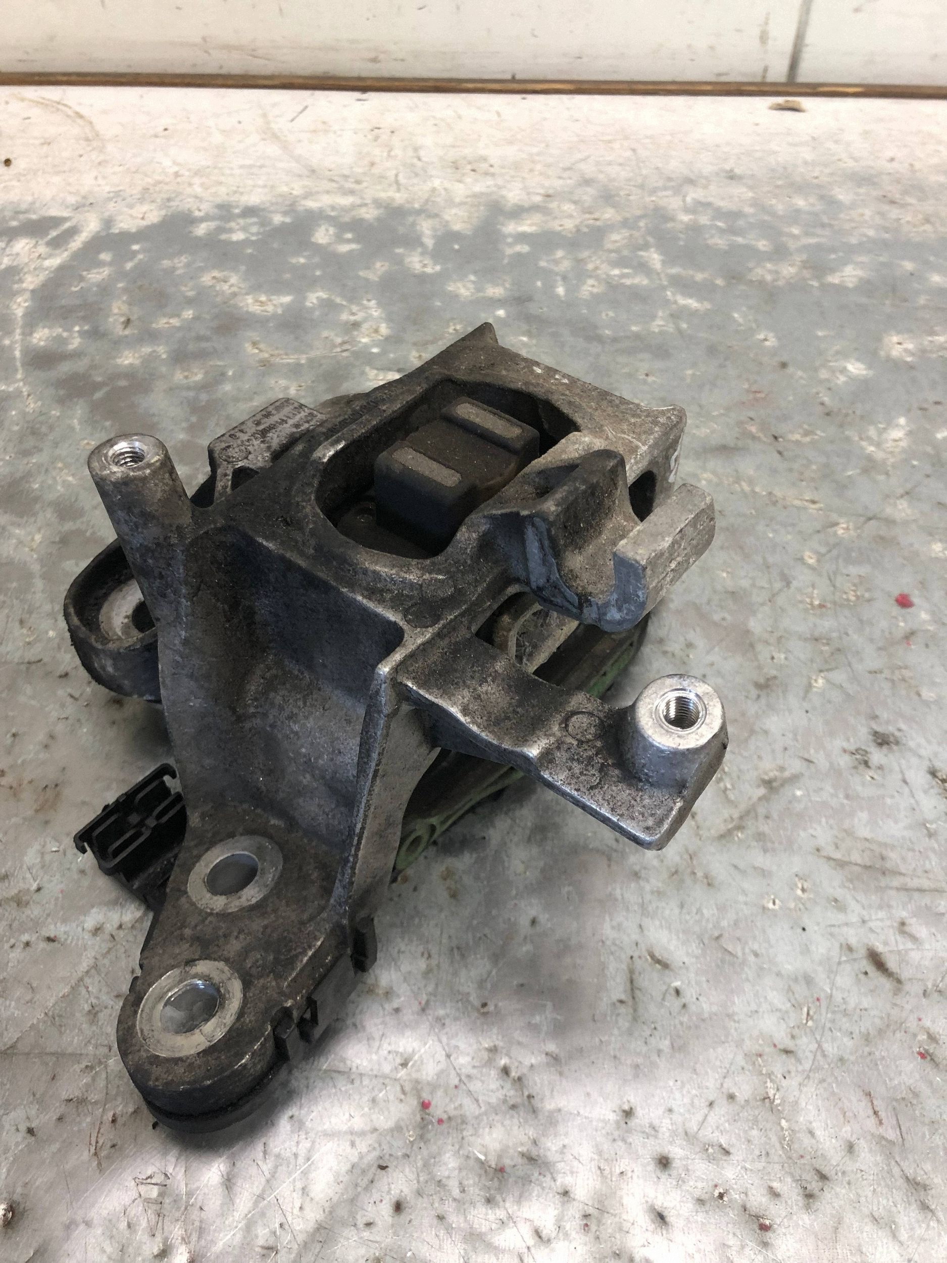 holder engine mount OPEL ASTRA K KOMBI 326F31-D
