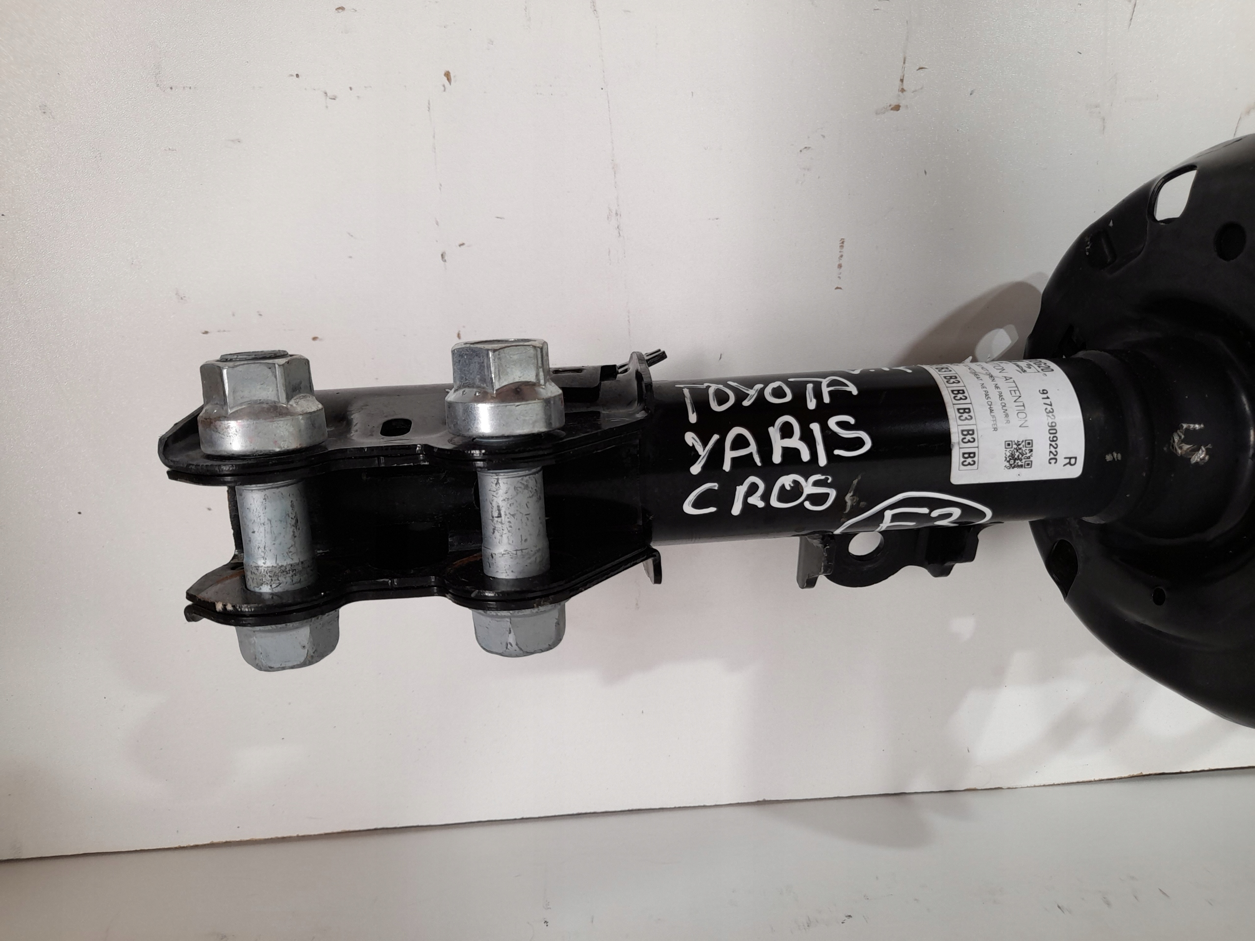 TOYOTA YARIS CROSS shock absorber front right
