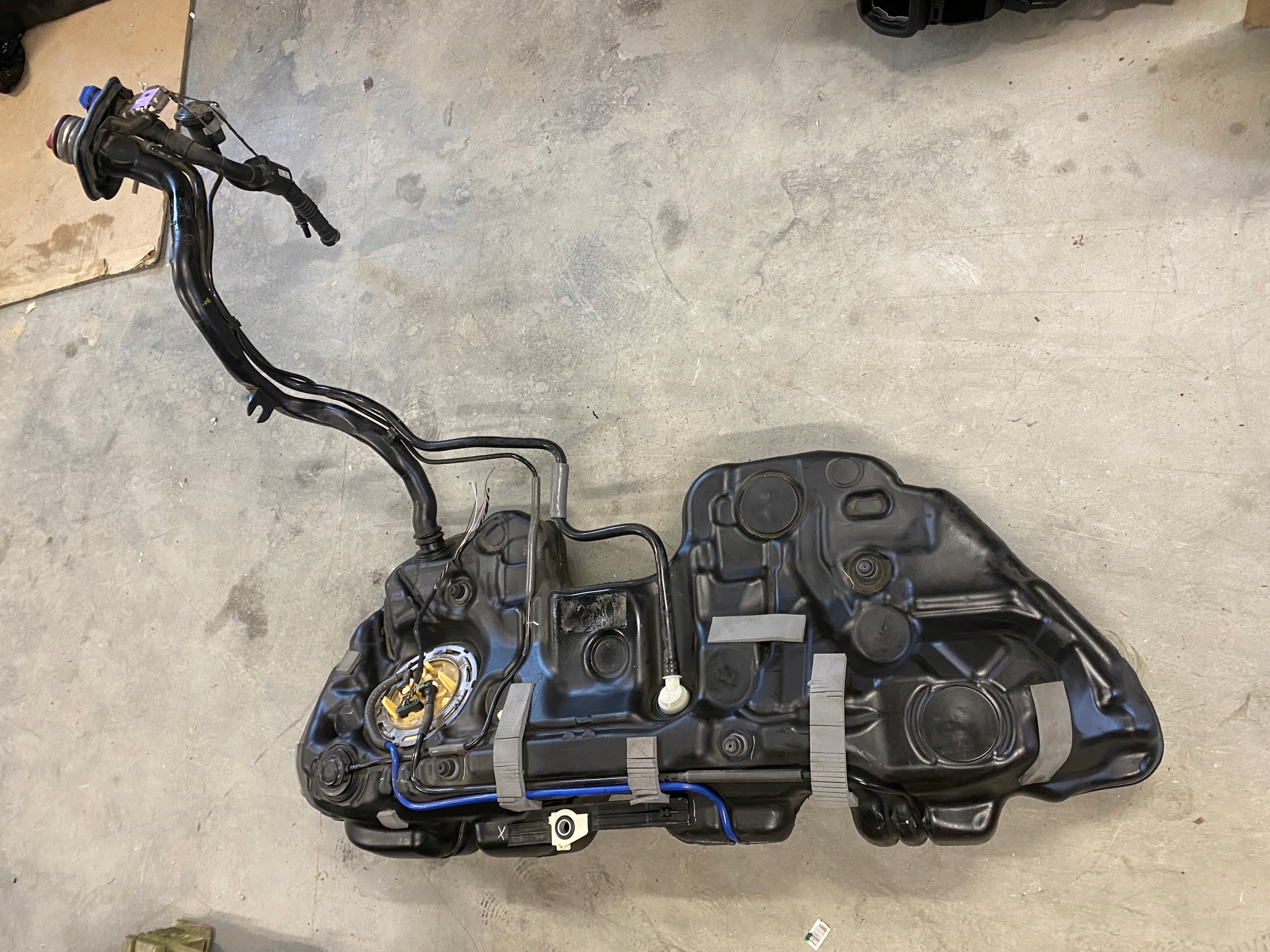 350D - Паливний бак бак W213 CLS W257 350 CDI 400D