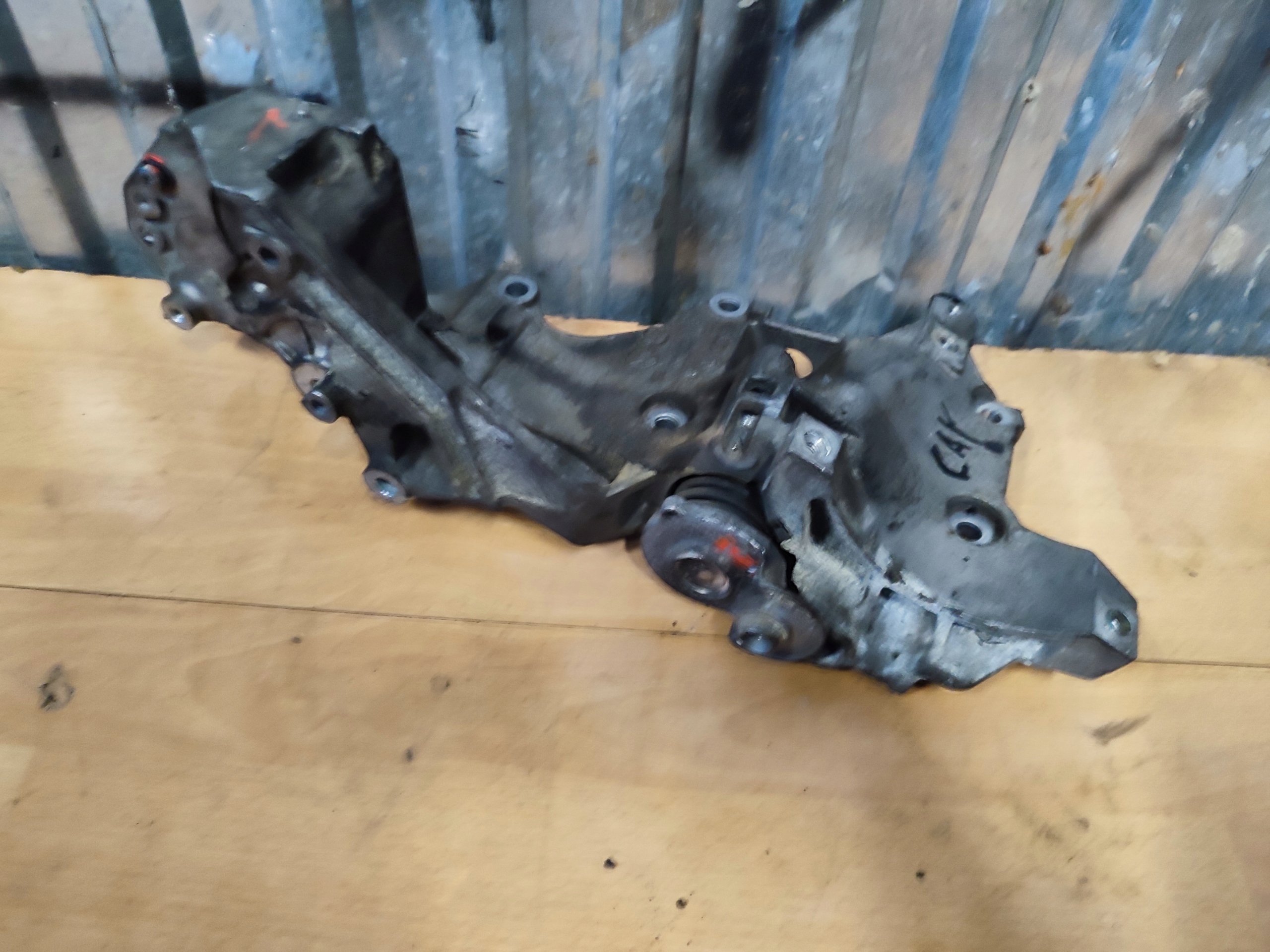 engine mount AUDI CAY 1.6 03L903143K