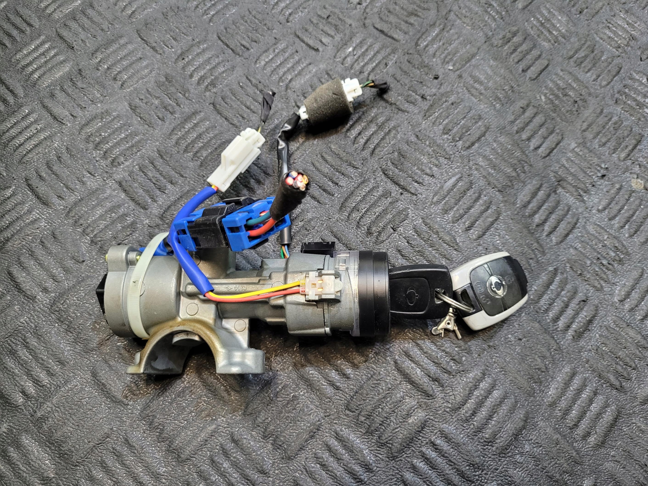ignition key PILOT SSANGYONG KORANDO 3 III