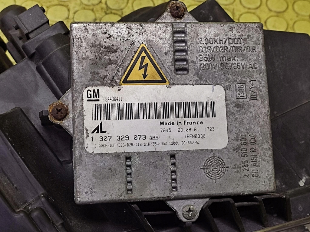 OPEL VECTRA B REFLEKTOR light left front 1307022293
