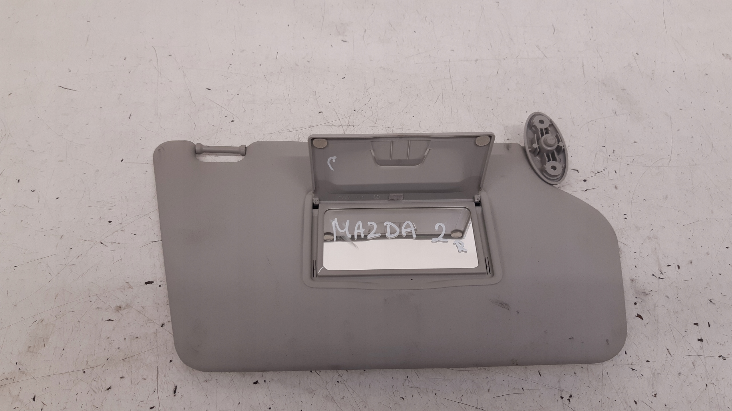 visor przeciwsloneczny right Mazda 2 DY