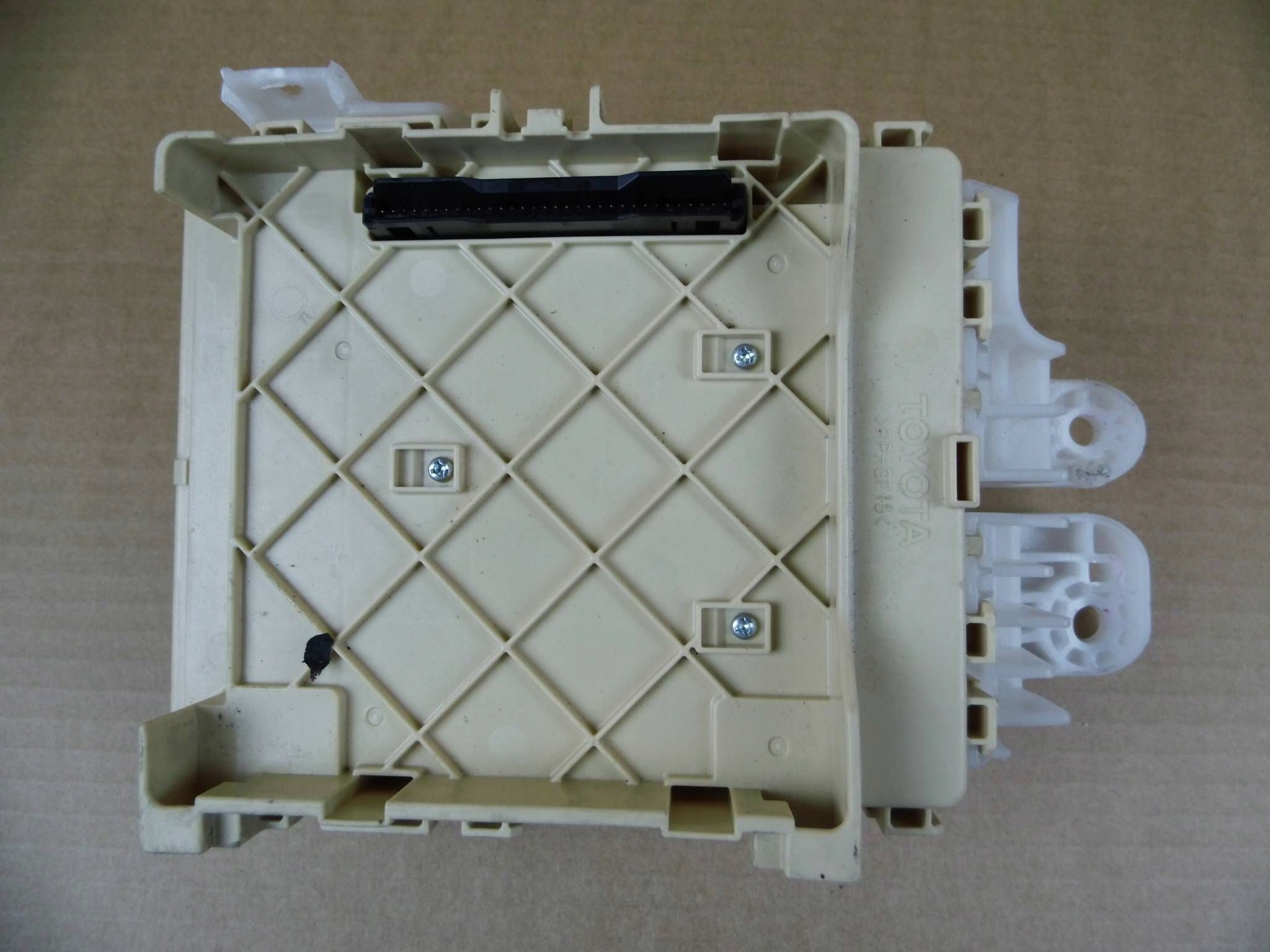 Toyota Auris II module computer control unit komfortu compartment of fuses