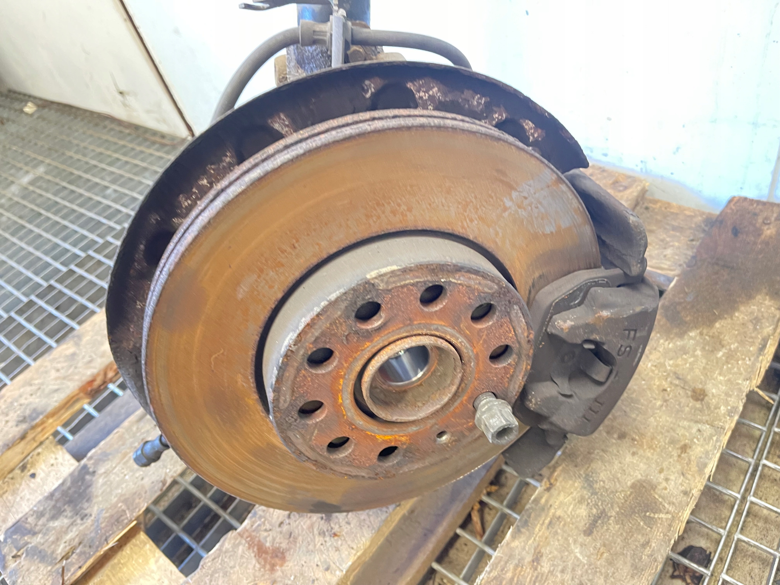 swing right McPherson left front 5Q0256H Audi A3 8V golf vii 7
