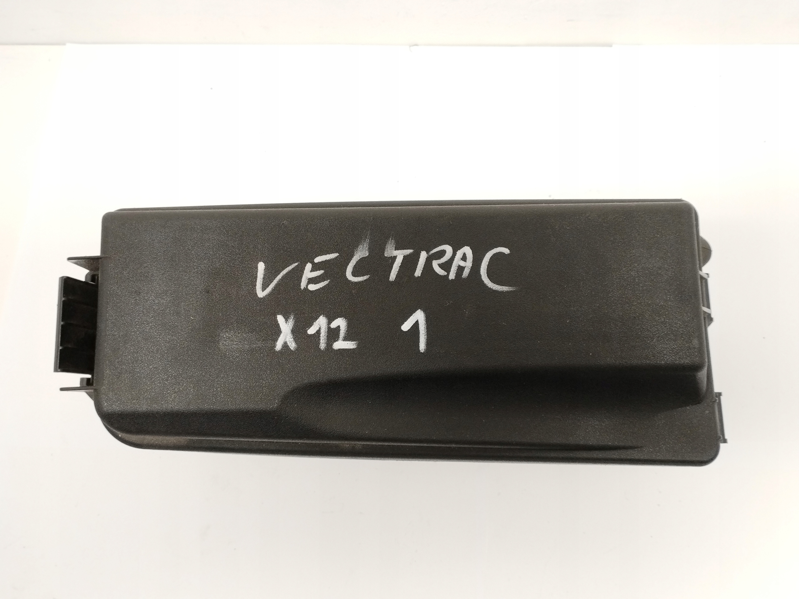 module control unit compartment of fuses BSI Opel 13112920