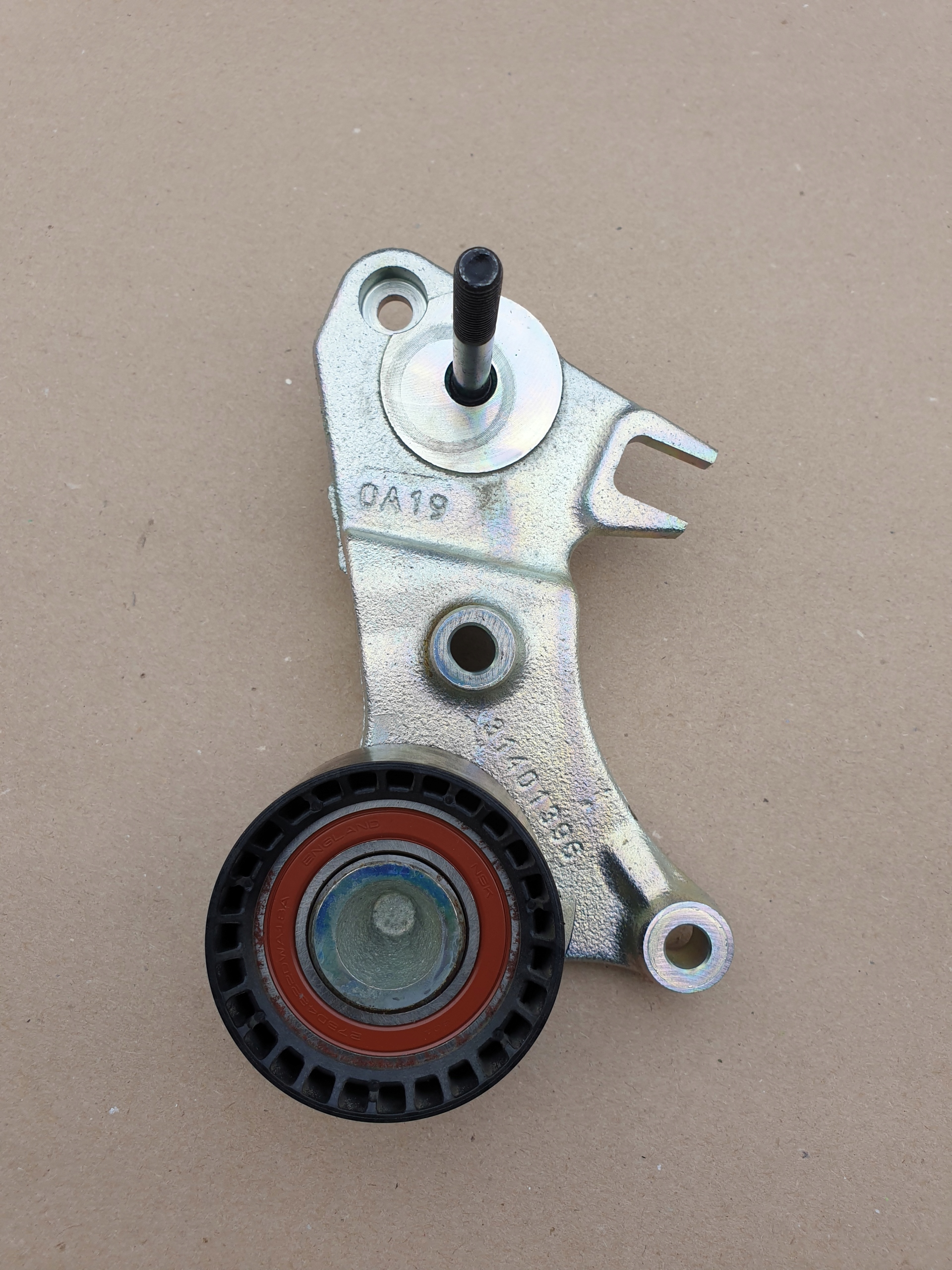 pulley of the engine console roll VOLVO XC40 2.0 D3 D4 OE 31401398