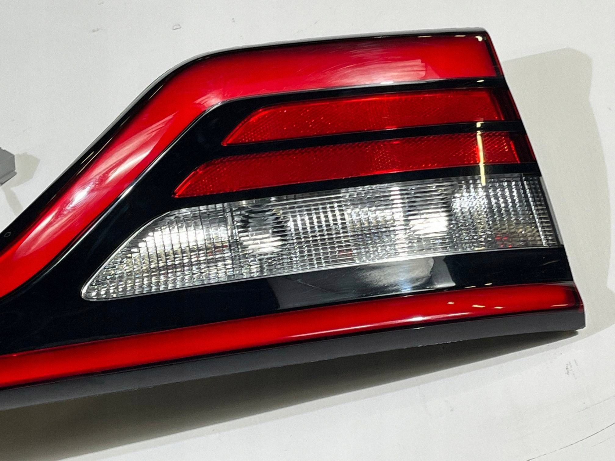 couverture kamera feu arrière du capot original Dodge Durango 2016- 2021