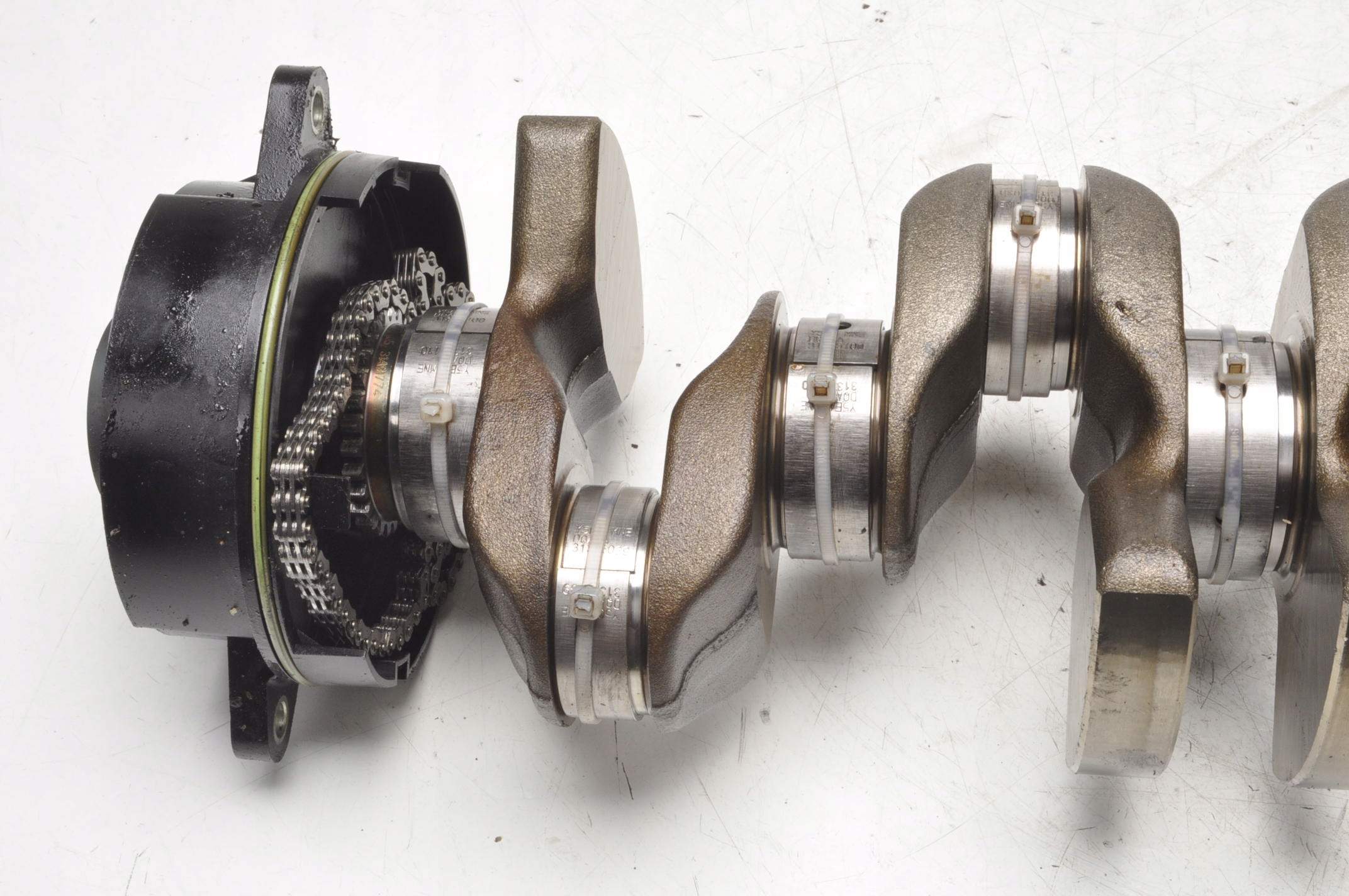 VOLVO V40 II 2.0 T2 B4204T38 WAŁ KORBOWY PANEWKI Producent części Volvo OE