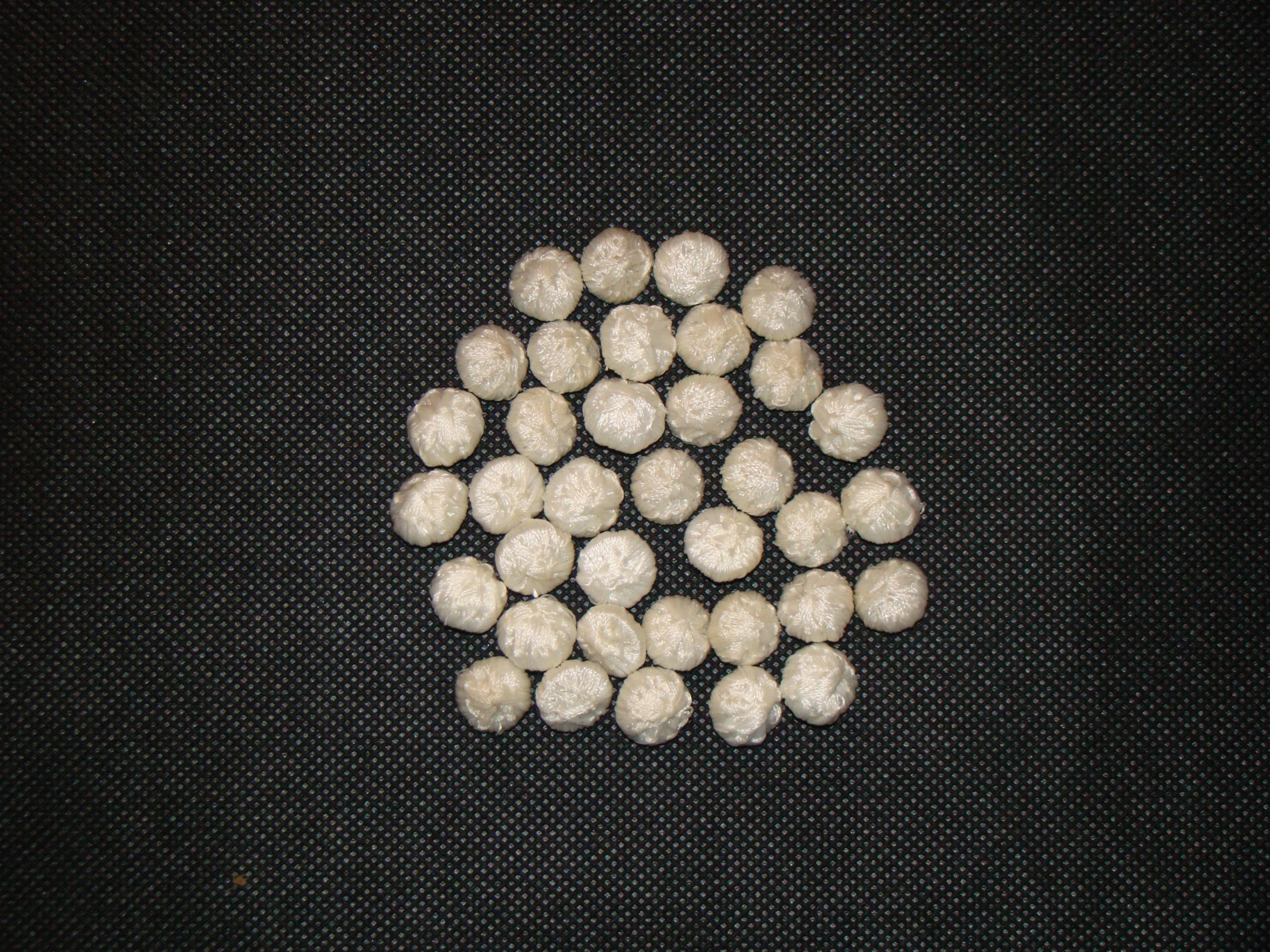 Ruční výroba knoflíky do sutany, muzetu 36 ks