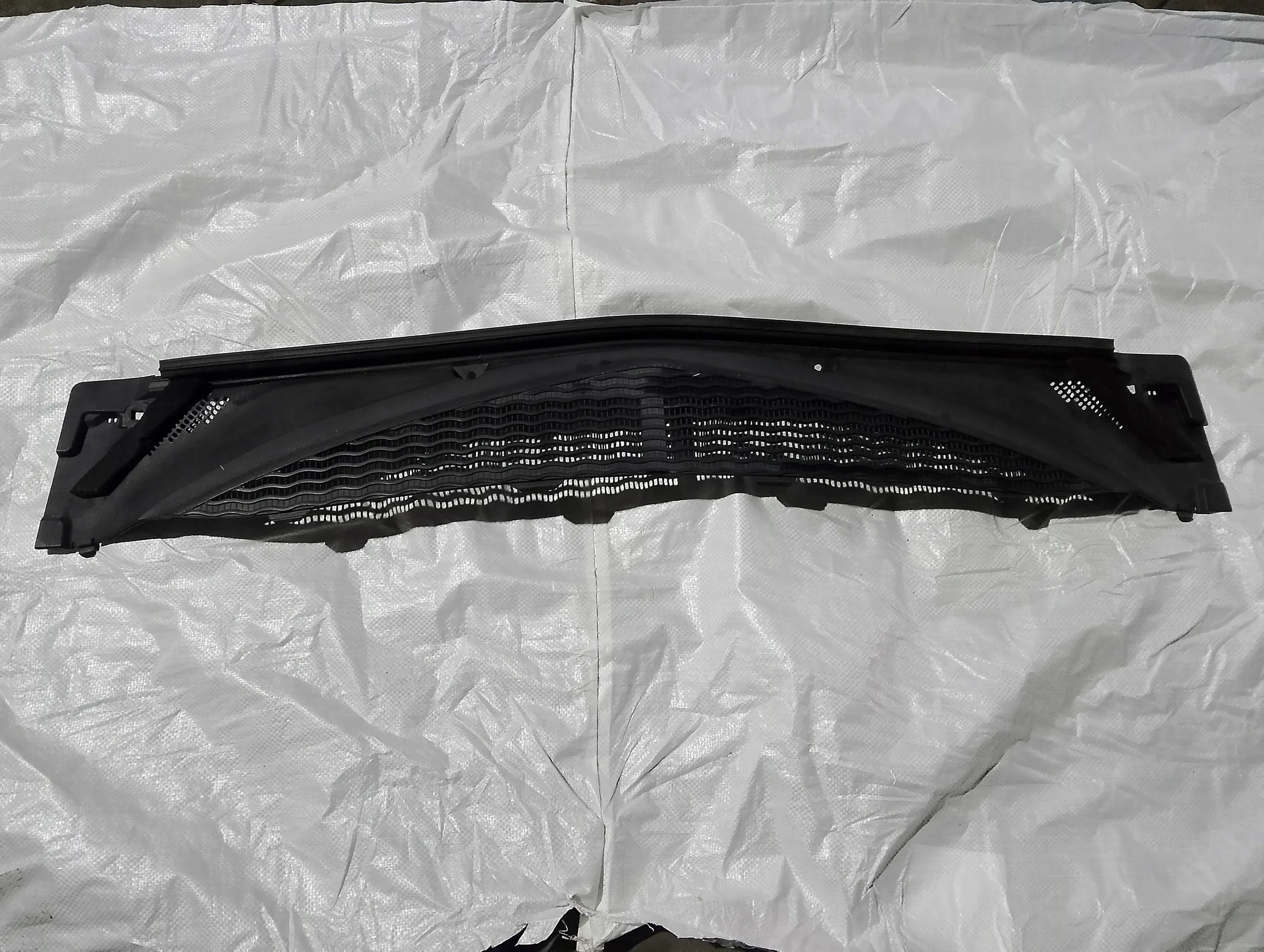 Renault Modus 2010 pod oknom 8200213840