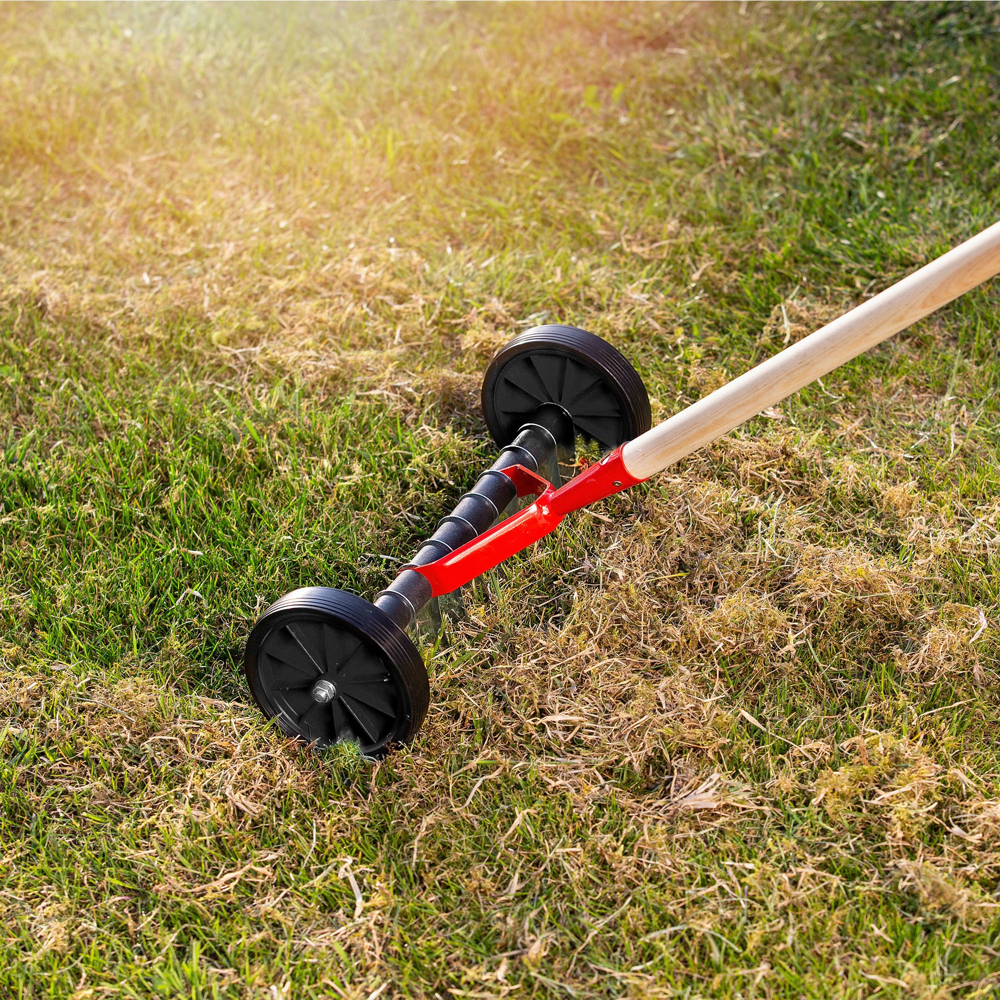 AERATOR RĘCZNY WERTYKULATOR NA KÓŁKACH DO TRAWY Seria S