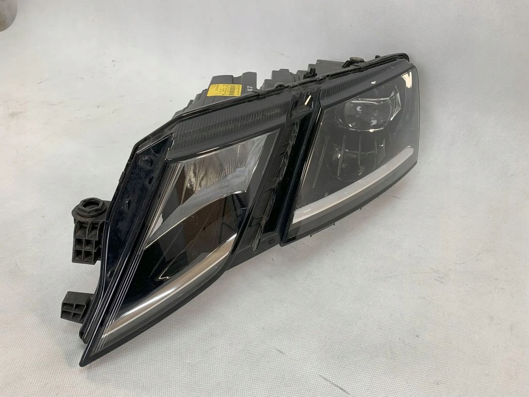 Skoda Octavia 3 III FL 17-20r Reflektor left light left Lift