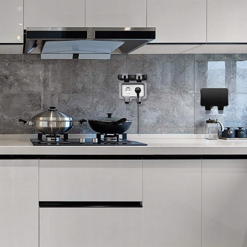 GNIAZDO ZEWNĘTRZNE NATYNKOWE WODOODPORNE IP66 16A Producent Inna