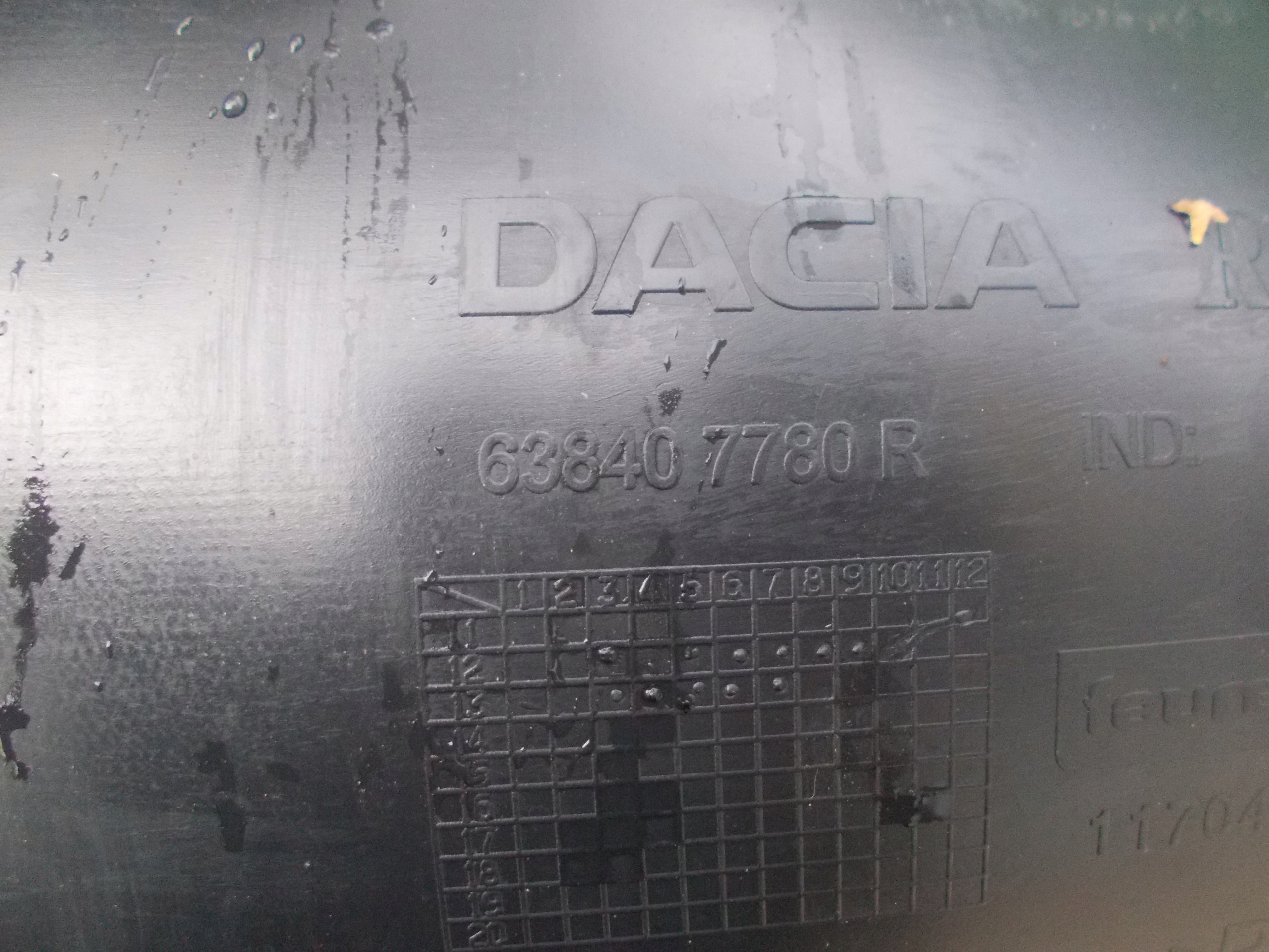 DACIA LOGAN 13R 1.4 TCE mudguard right front 638407780R