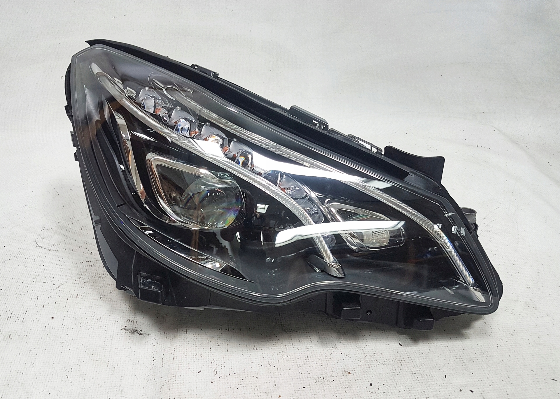 MERCEDES E- coupe W207 FULL LED prawa F-V.A.T Strona zabudowy prawa