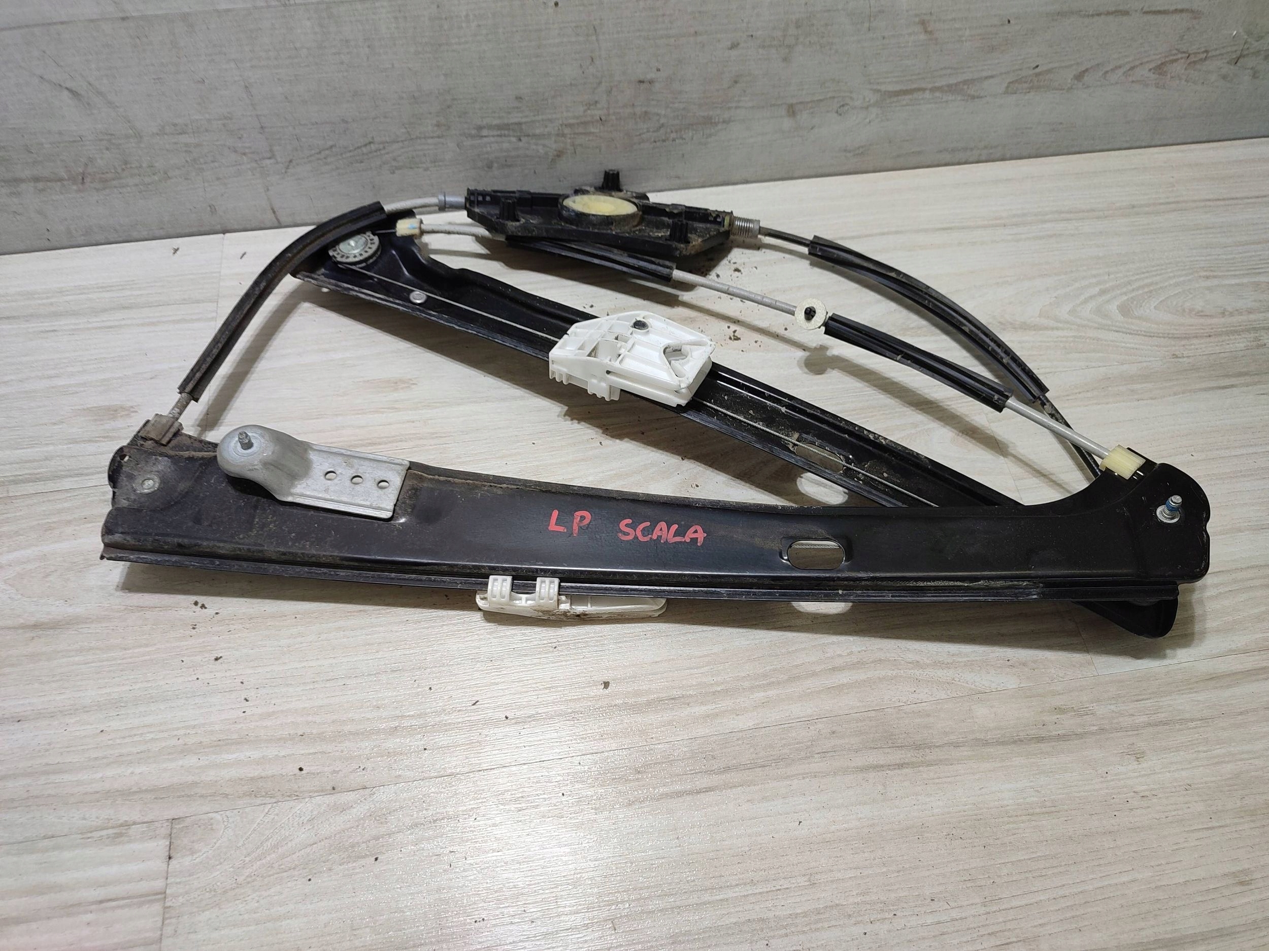 Skoda Scala 2020 front left mechanism lifting windows przedniej