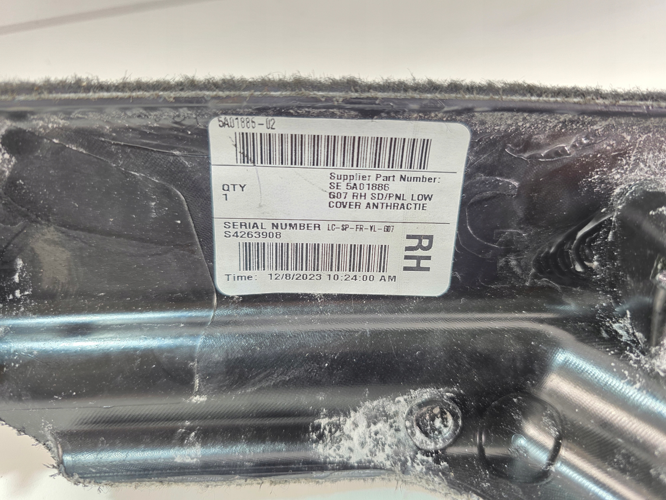 upholstery boot right lower BMW X7 G07 LCI 5A01886