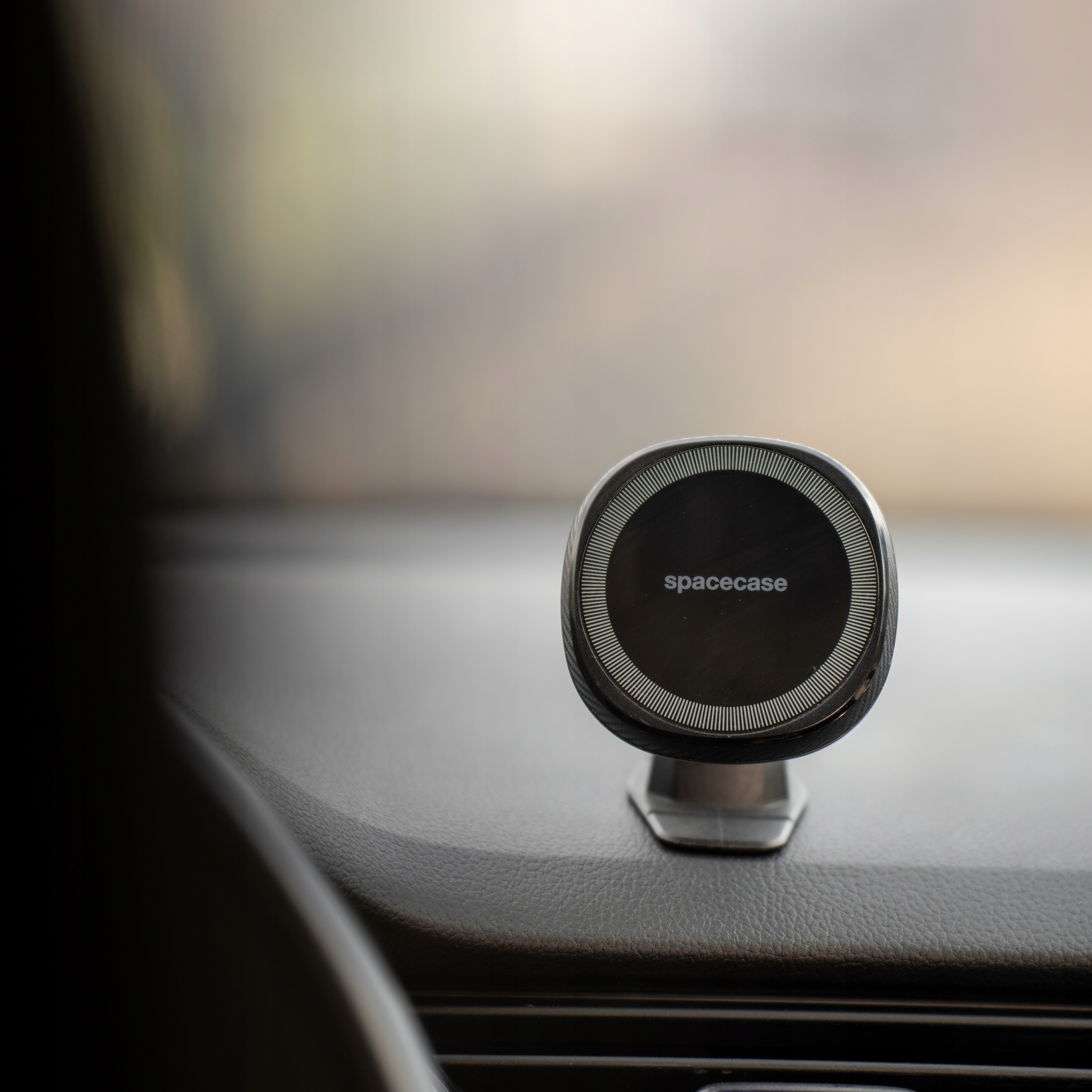 UCHWYT DO SAMOCHODU MAGNETYCZNY NA TELEFON DESKĘ KOKPIT HOLDER DO MAGSAFE Marka Spacecase